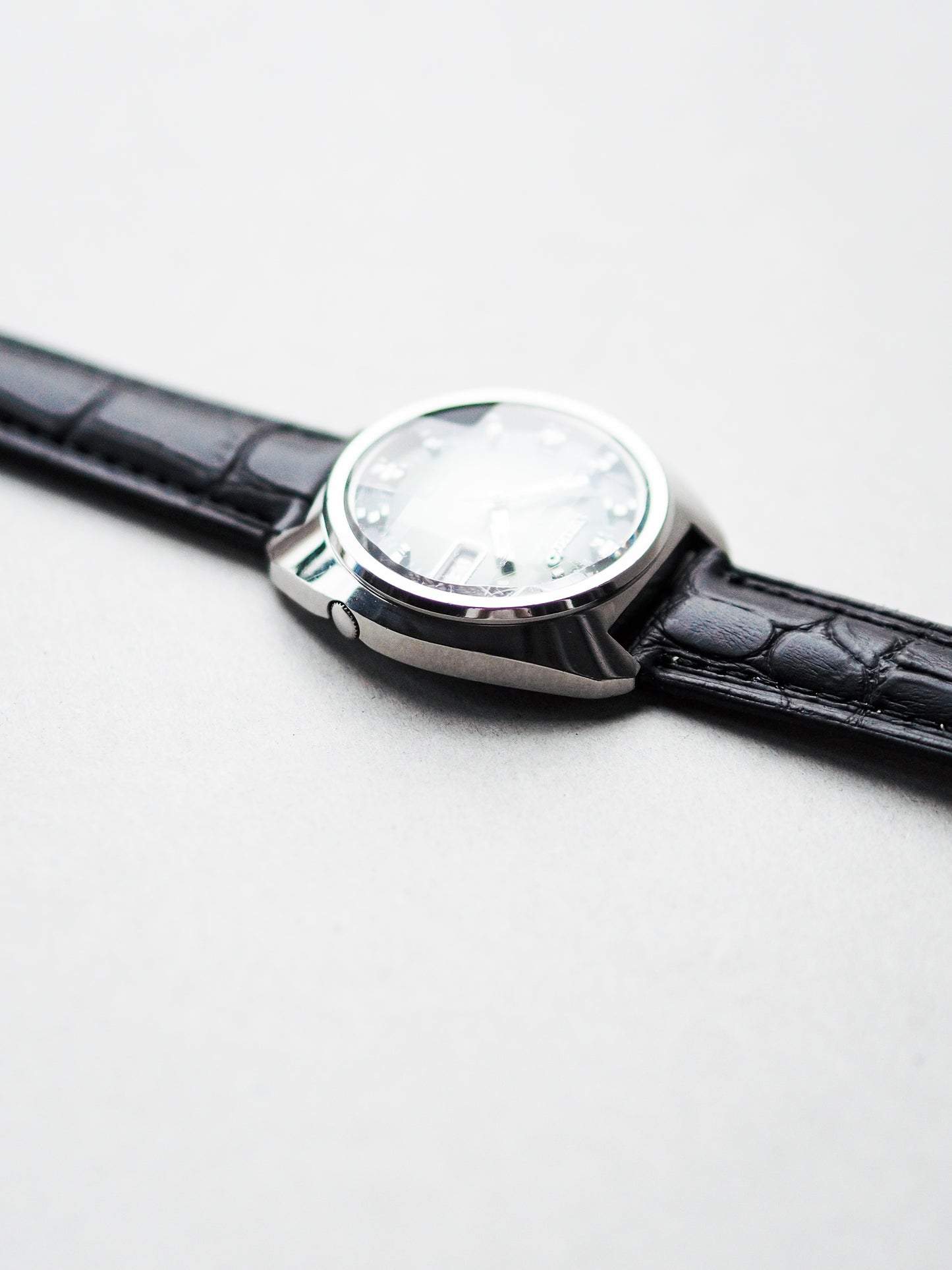 Seiko 5 Actus 7019-7350 Faceted Crystal Green Sunburst Dial