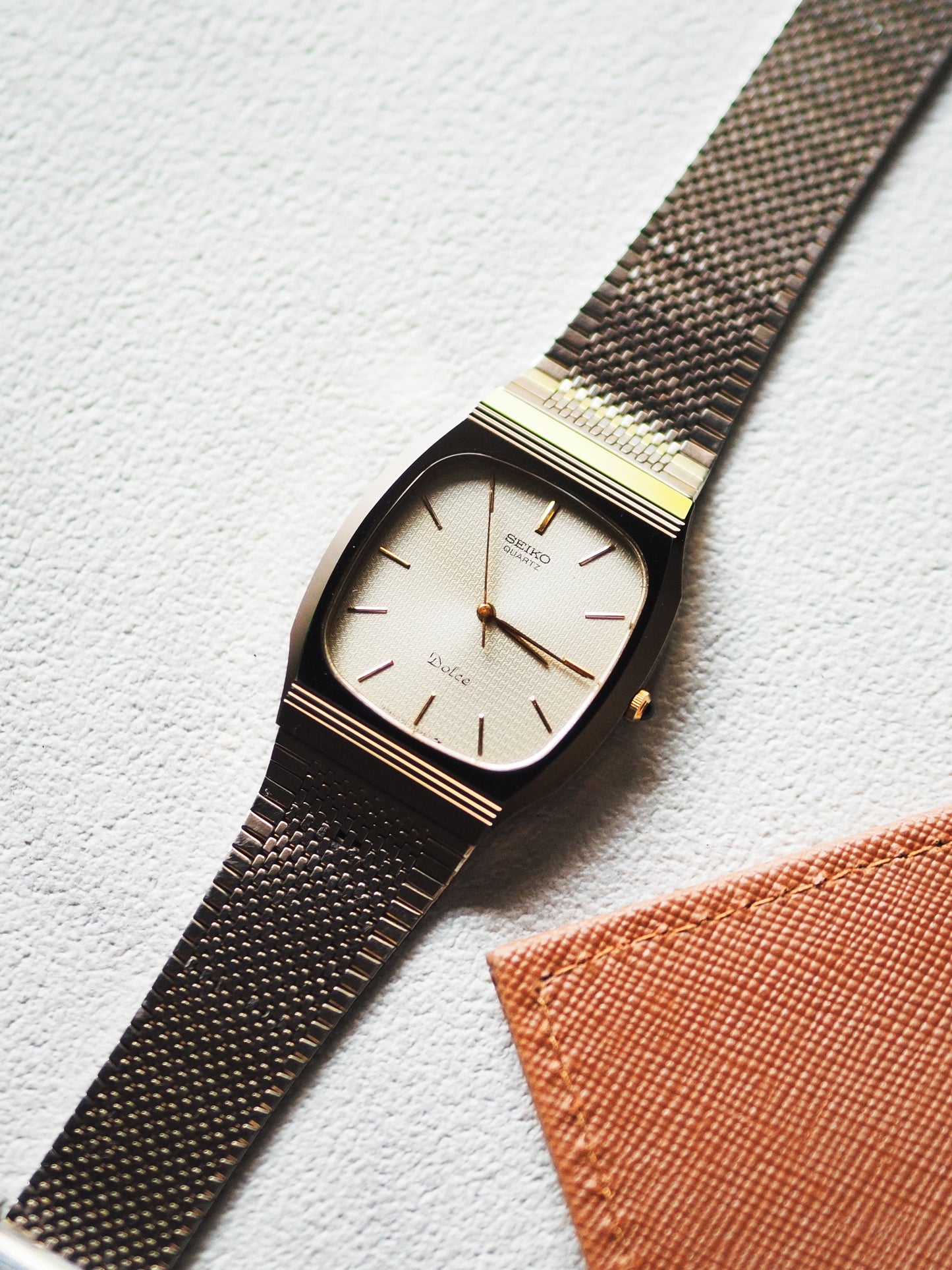 Seiko Dolce 7731-5091 Tonneau 碳化钨金色纹理表盘