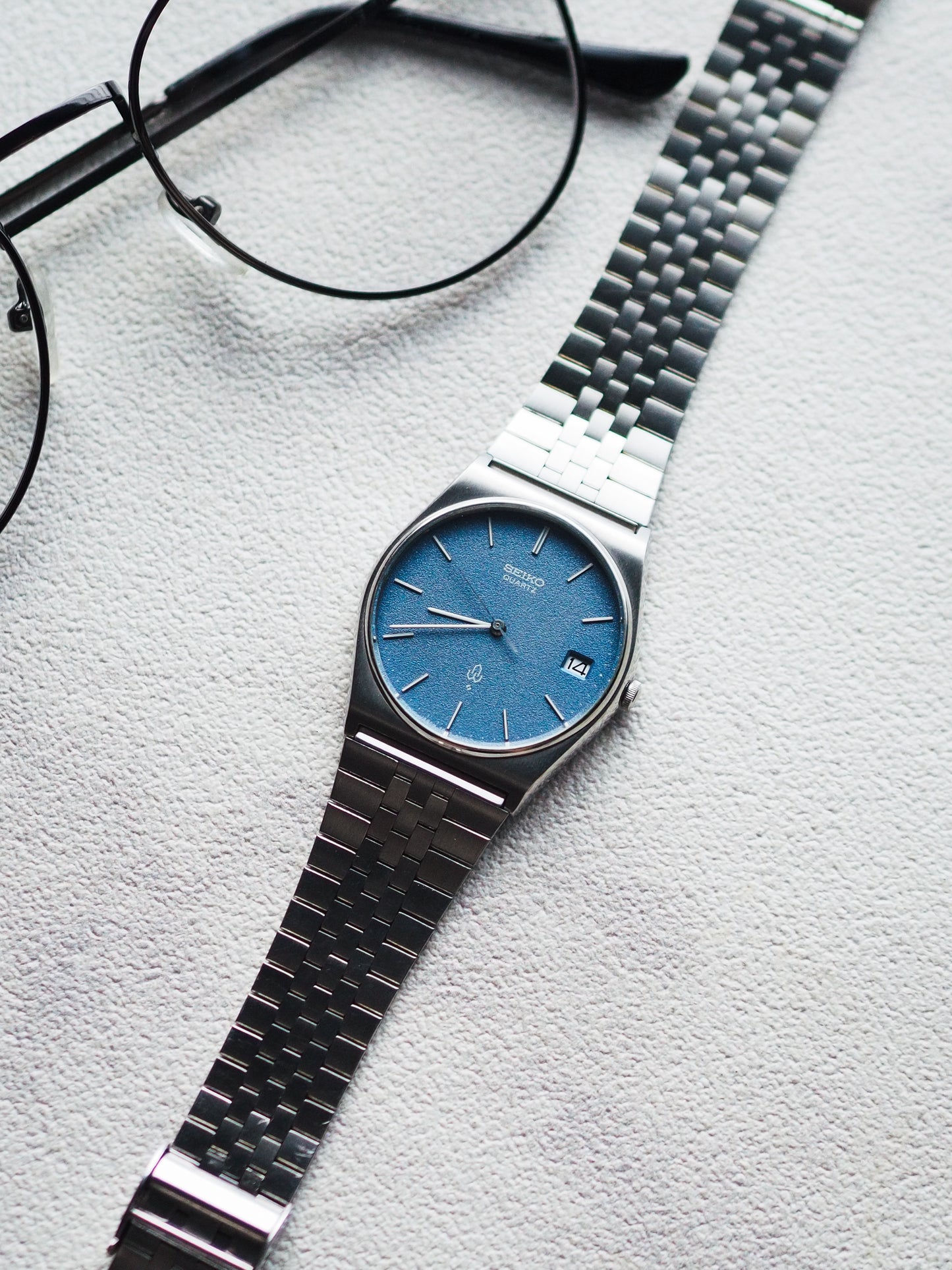 Seiko Quartz JDM 7832-8010 Cadran texturé sable bleu