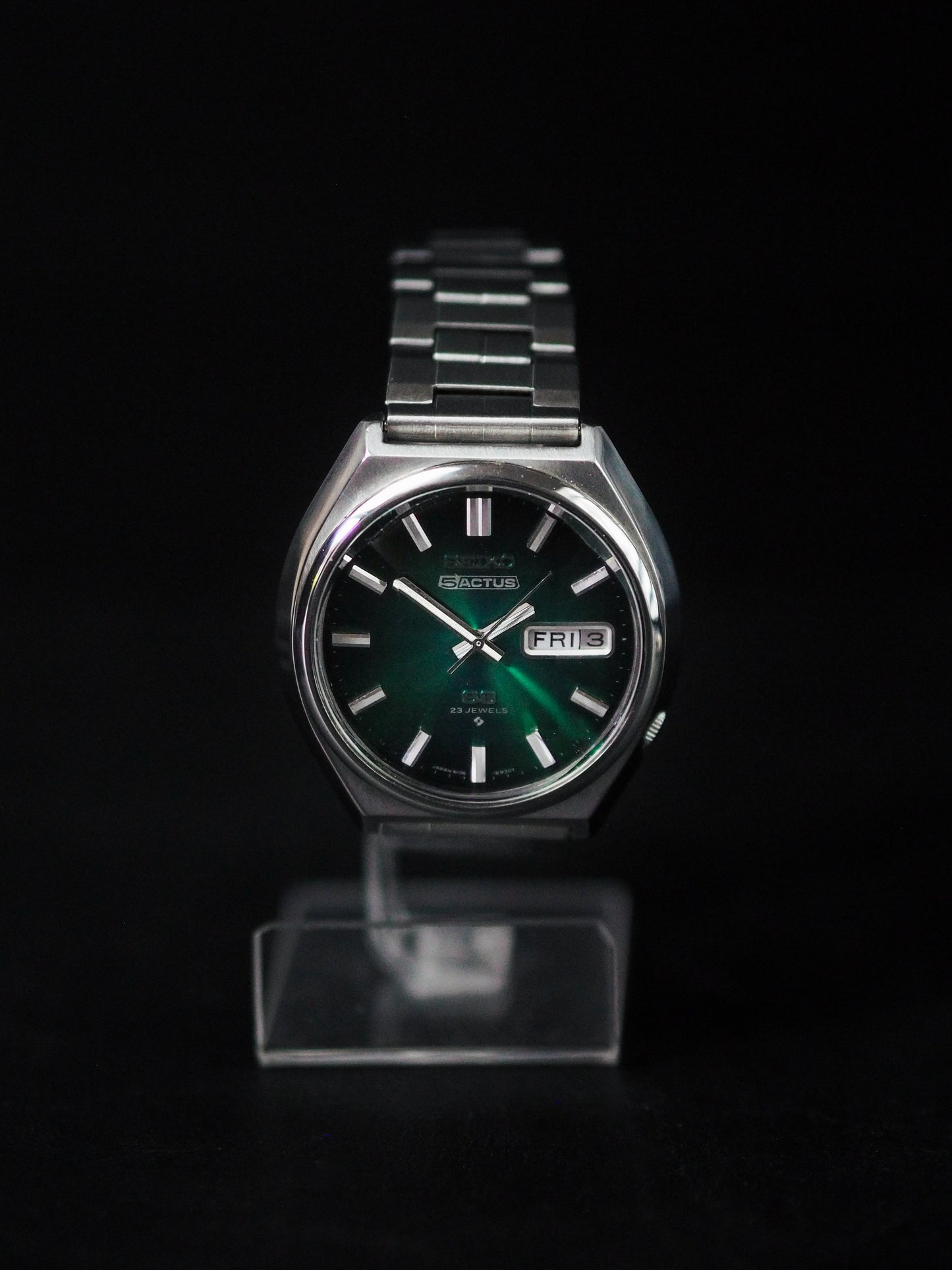 Seiko 5 Actus SS 6106-8690 JDM Rare Faceted Crystal Emerald Green Sunburst Dial