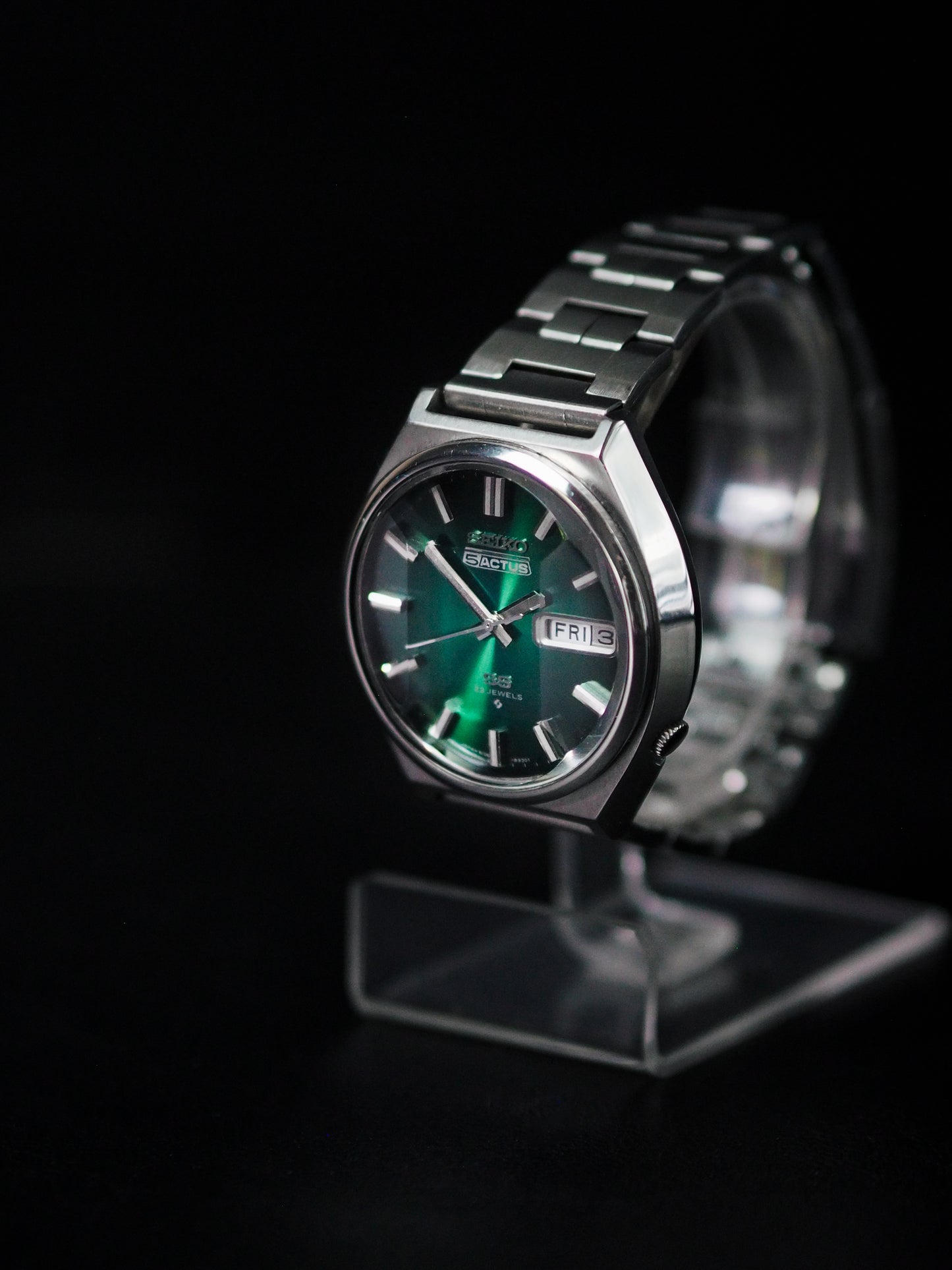 Seiko 5 Actus SS 6106-8690 JDM Rare Faceted Crystal Emerald Green Sunburst Dial