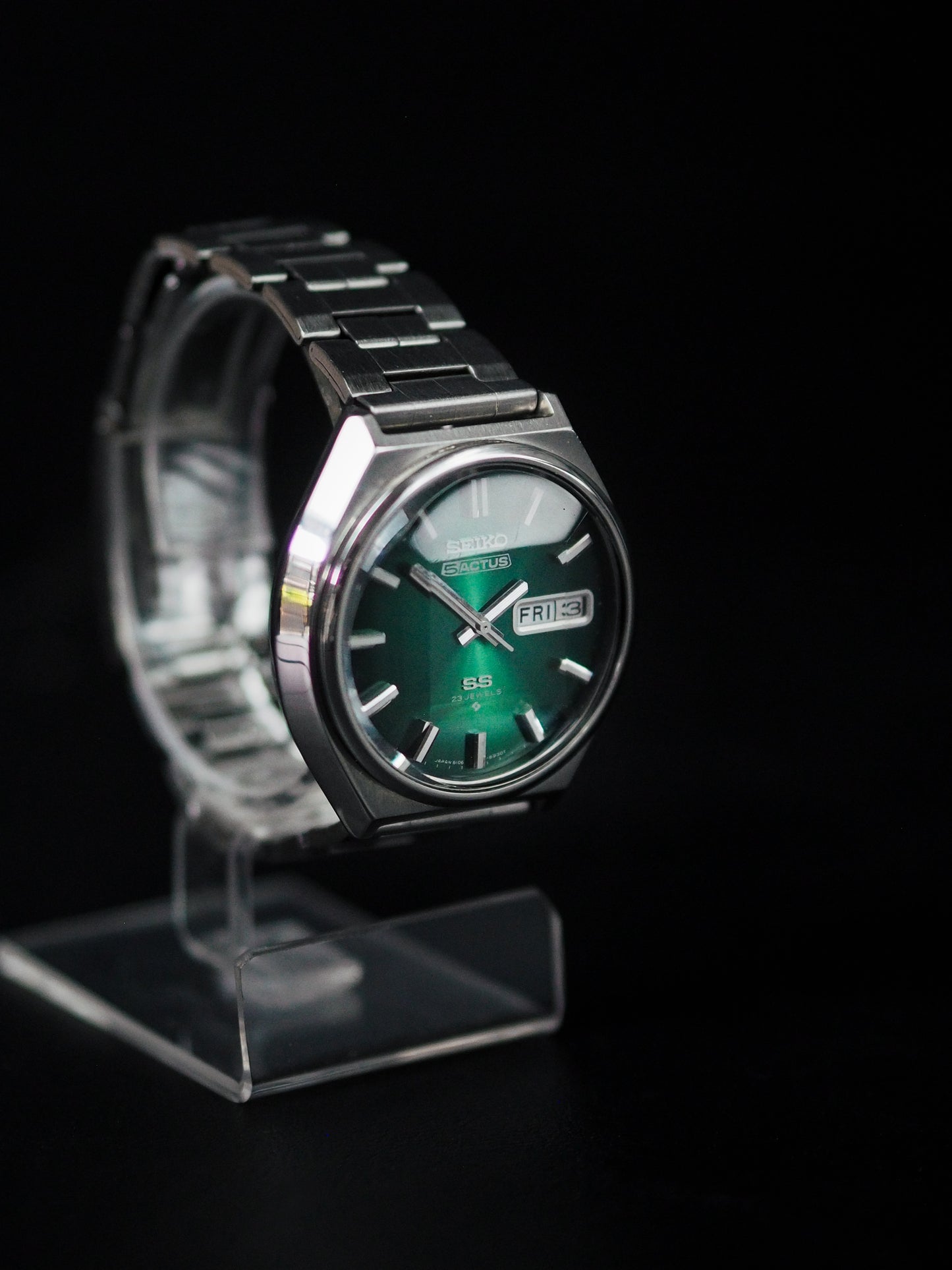 Seiko 5 Actus SS 6106-8690 JDM Rare Faceted Crystal Emerald Green Sunburst Dial