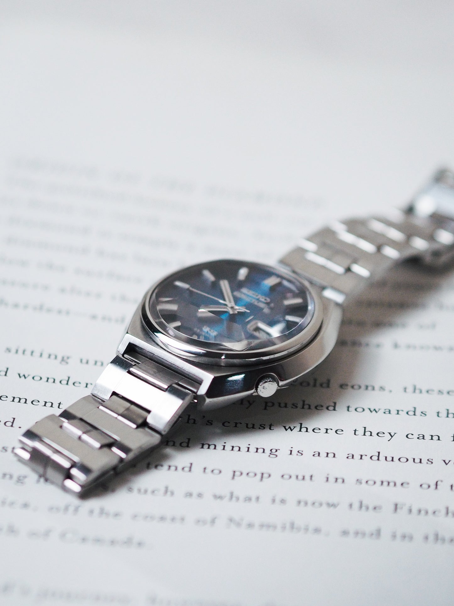 Seiko 5 Actus SS 6106-8690 JDM Rare Faceted Crystal Dark Blue Sunburst Dial