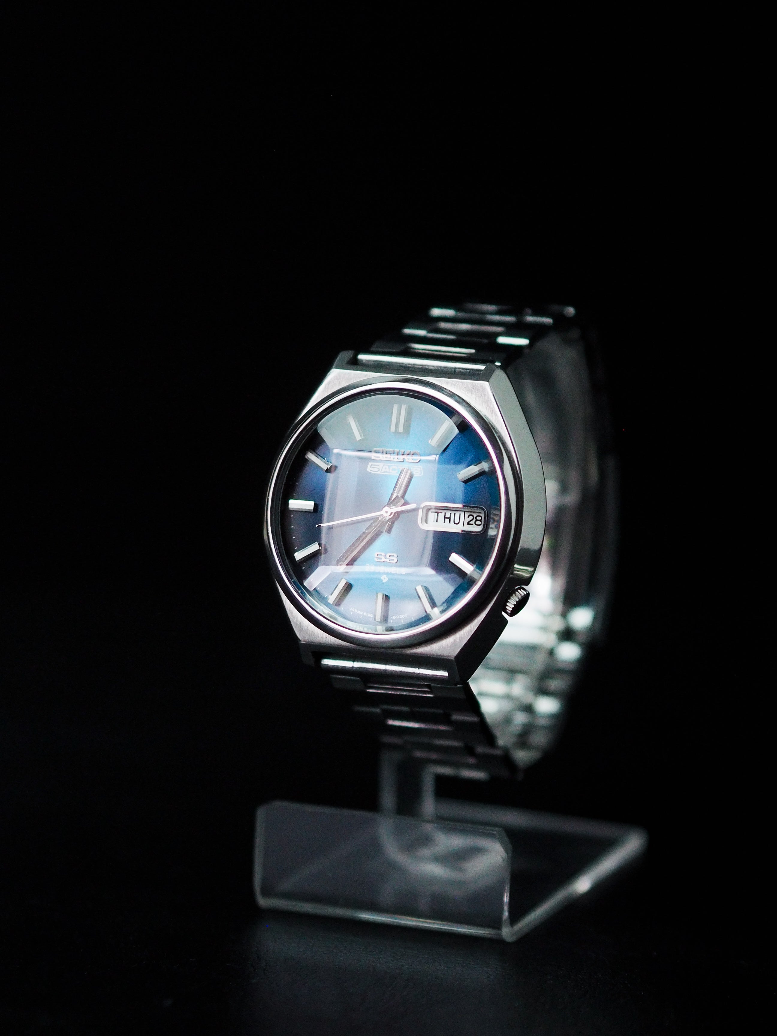 Seiko 5 Actus SS 6106 8690 Faceted Crystal Dark Blue Sunburst Dial