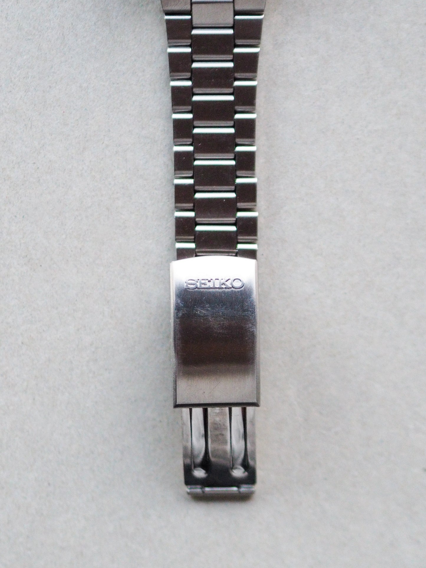 Seiko Quartz 7546-8340 Silverwave White Textured Dial