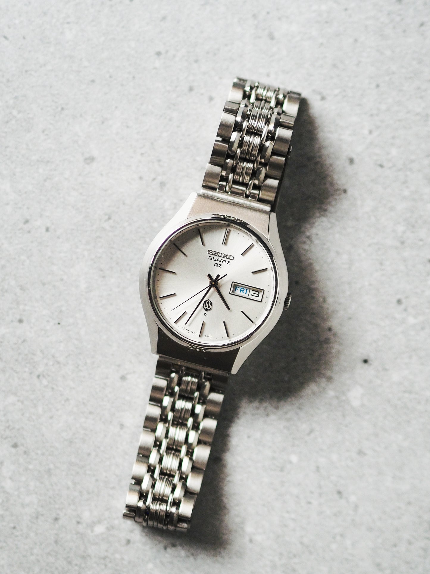 Seiko QZ 0923-8010 Quartz White Sunburst Dial