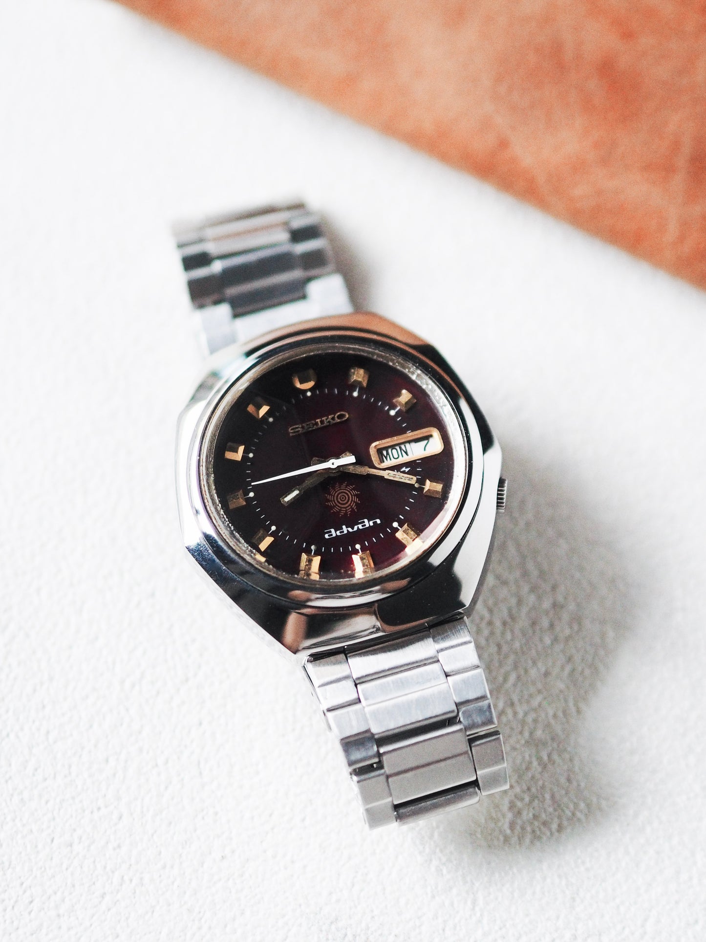 Seiko Advan 7019-7240 Faceted Crystal Purple Sunburst Dial