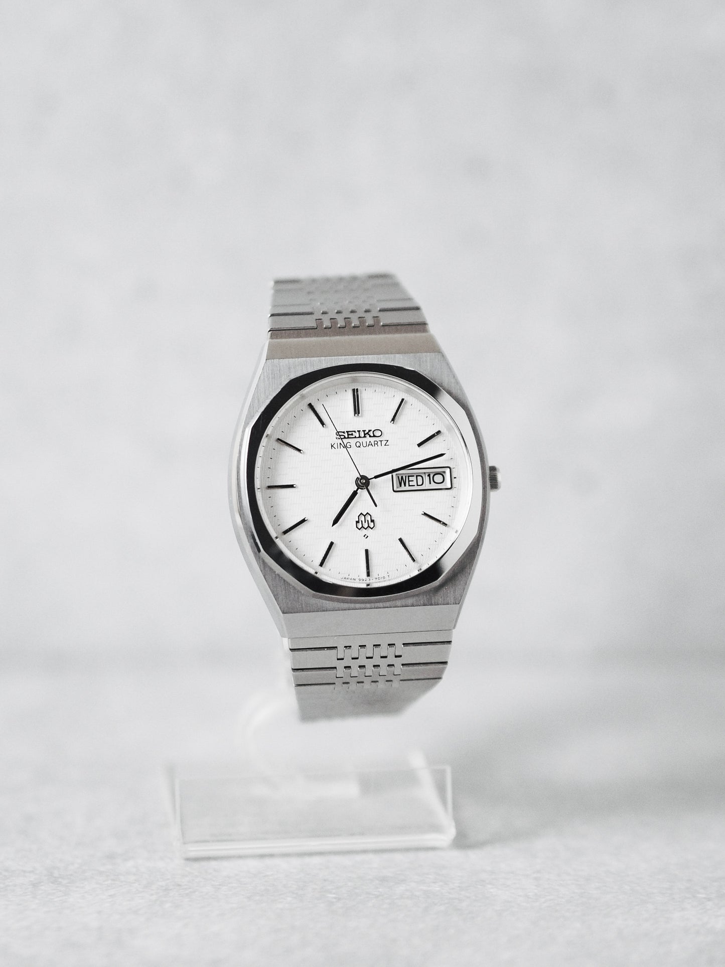 Seiko King Quartz Twin Quartz 9923-7010 White Bamboo Textured Dial