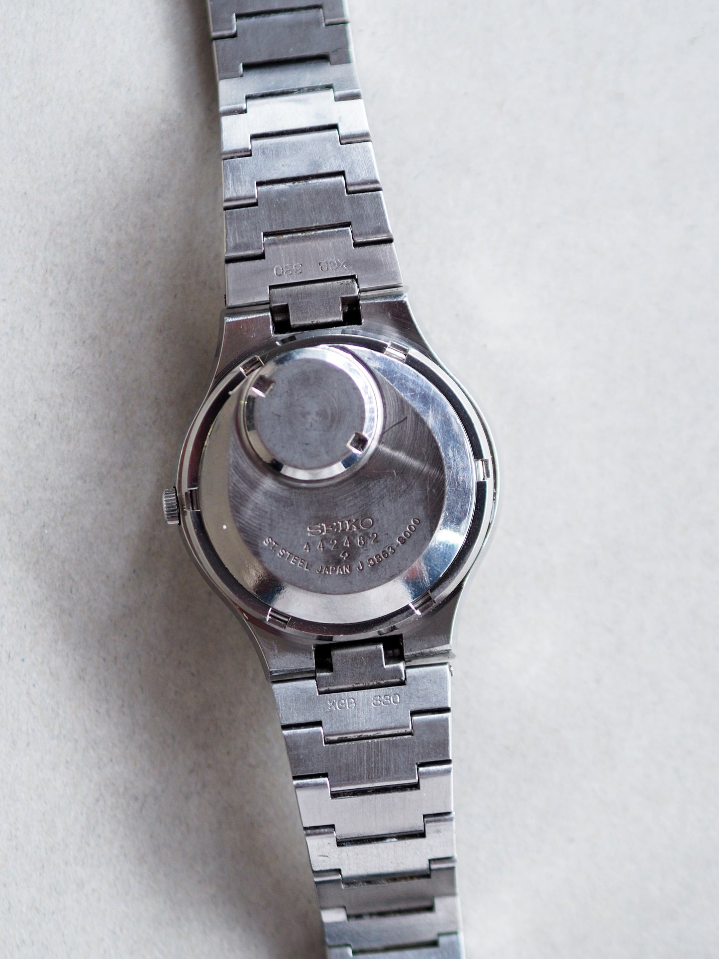 Seiko Quartz QR 3863-8000 Faceted Crystal White Linen Dial
