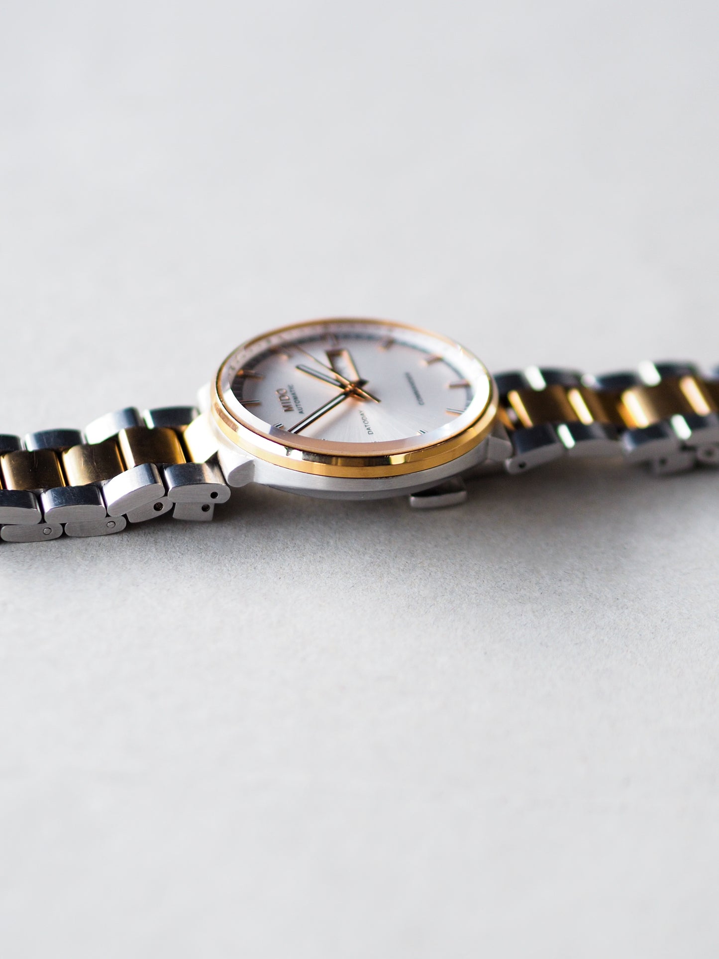 Mido Automatic Commander II Datoday Two Tone Silver Dial