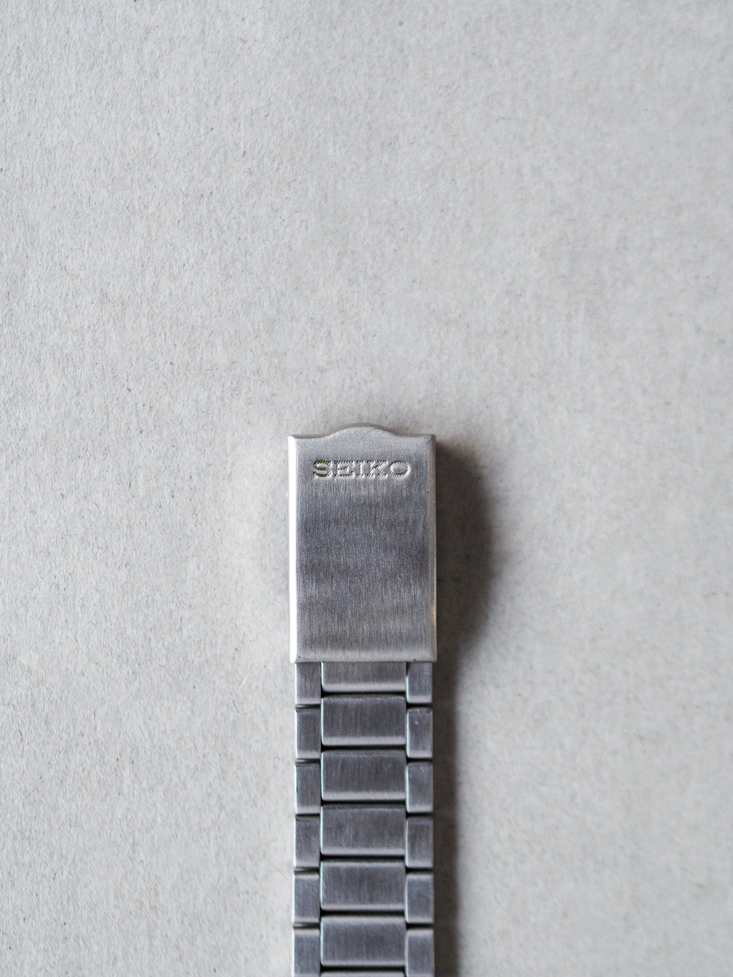 Seiko 5 7009-876A Ivory Hobnail Textured Dial