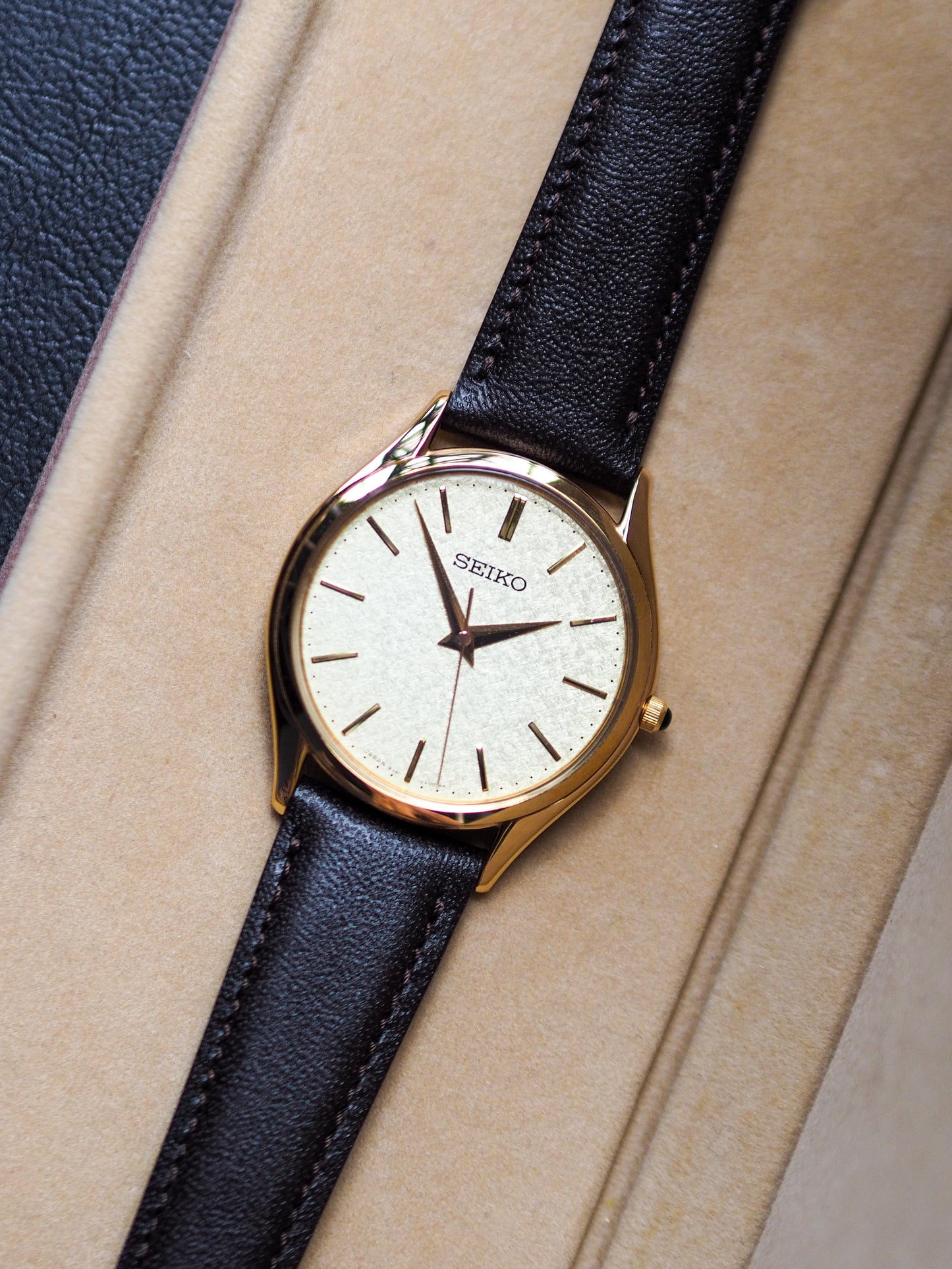 Seiko Dolce SACM150 8J41-0AJ0 Gold Kira-zuri Textured Dial