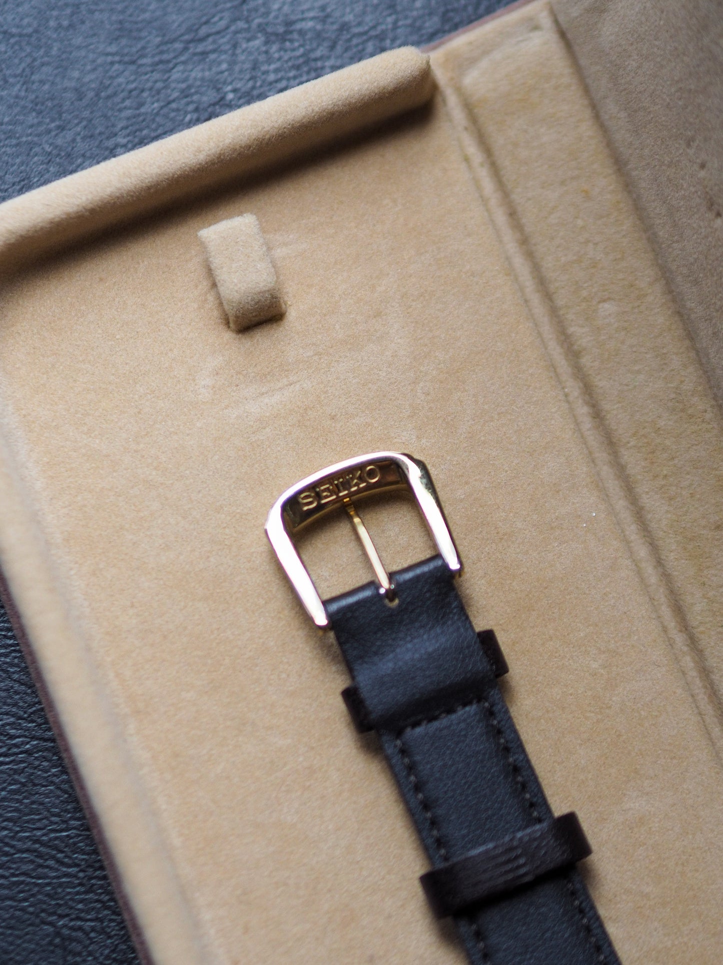 Seiko Dolce SACM150 8J41-0AJ0 Gold Kira-zuri Textured Dial