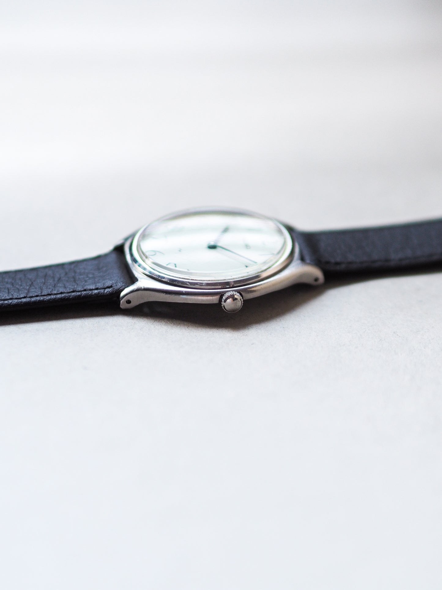 Seiko Chariot 2220-0300 Arabic Numerals White Dial