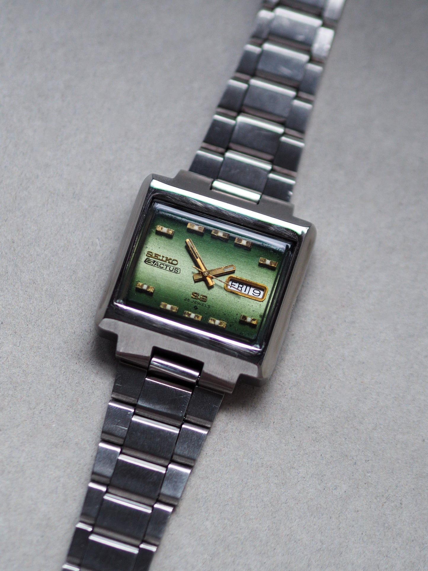 Seiko 5 Actus SS 6106-5530 TV Shape Green Gradient Dial