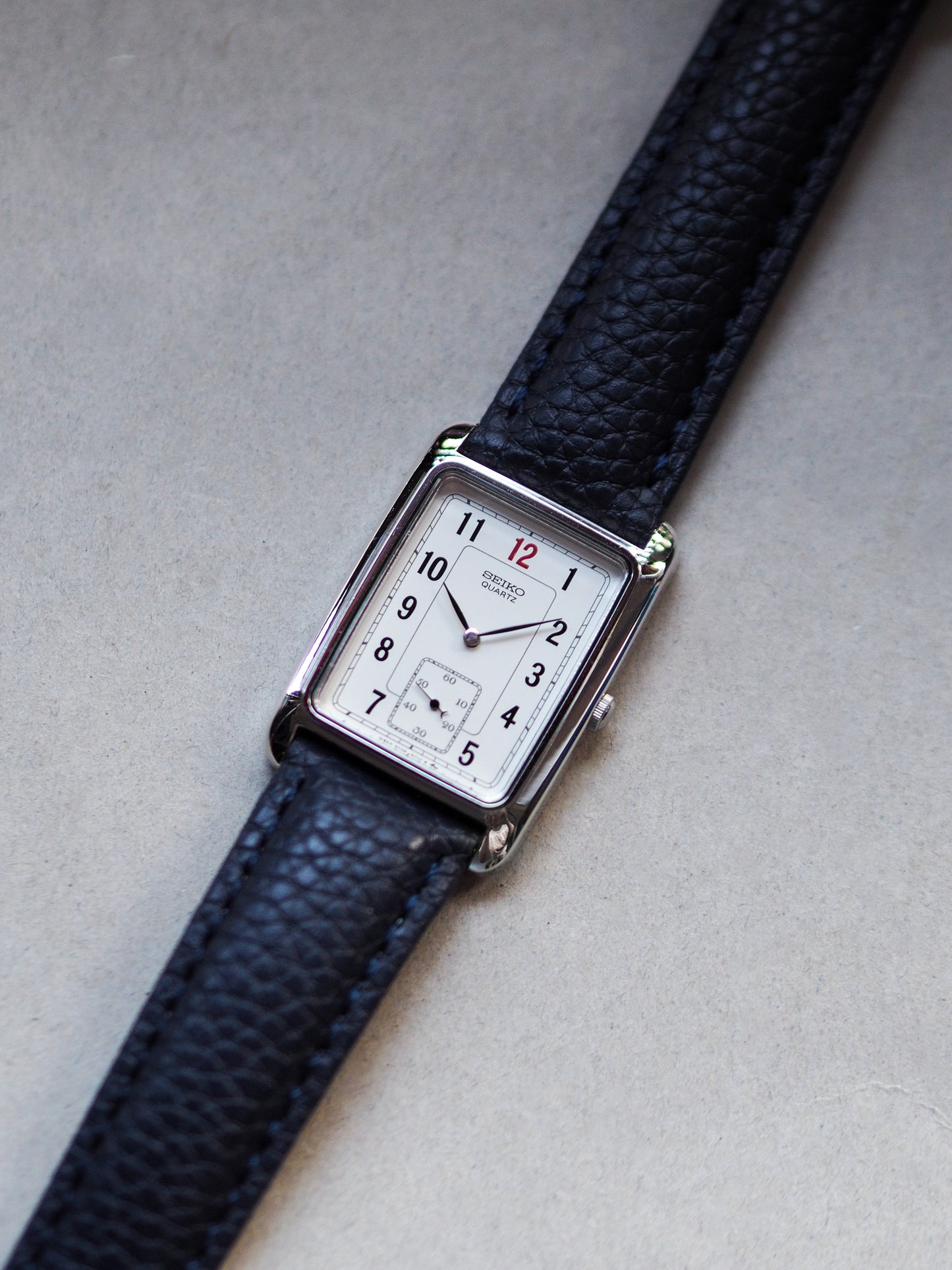 Seiko Quartz 2G28-5010 Tank Sub-second White Numeral Dial