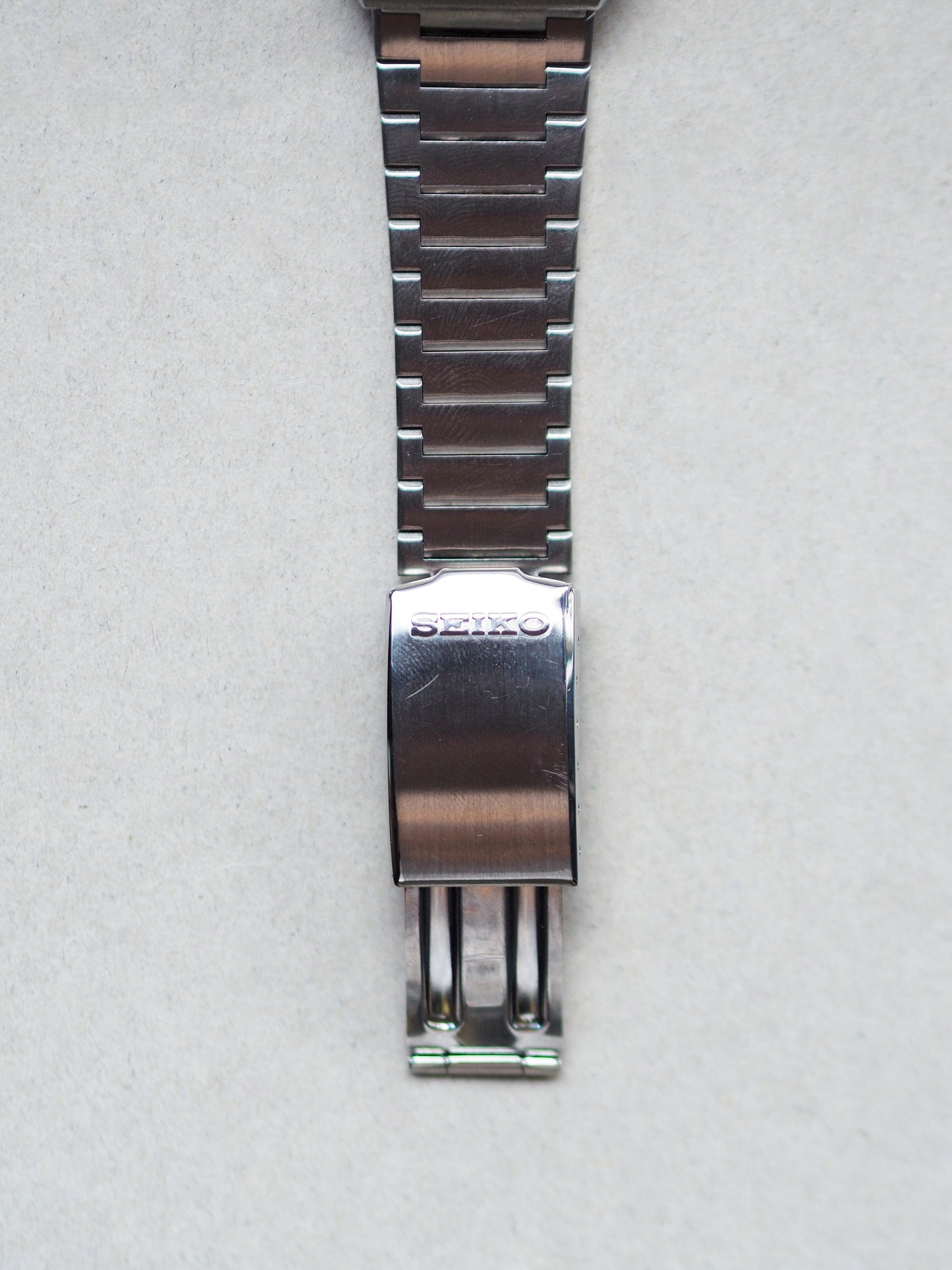 Seiko QZ 0923-8040 Quartz Copper Red Metallic Dial