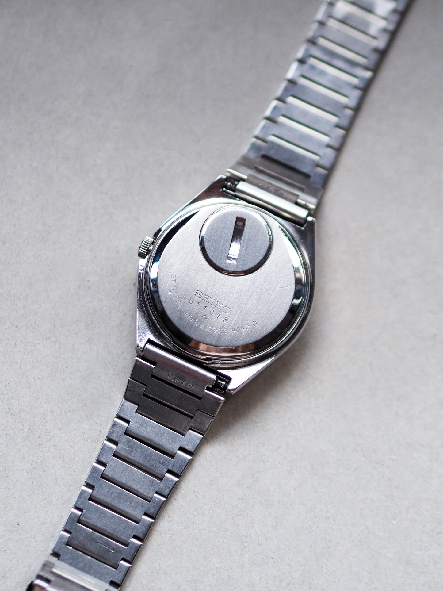 Seiko QZ 0923-8040 Quartz Copper Red Metallic Dial