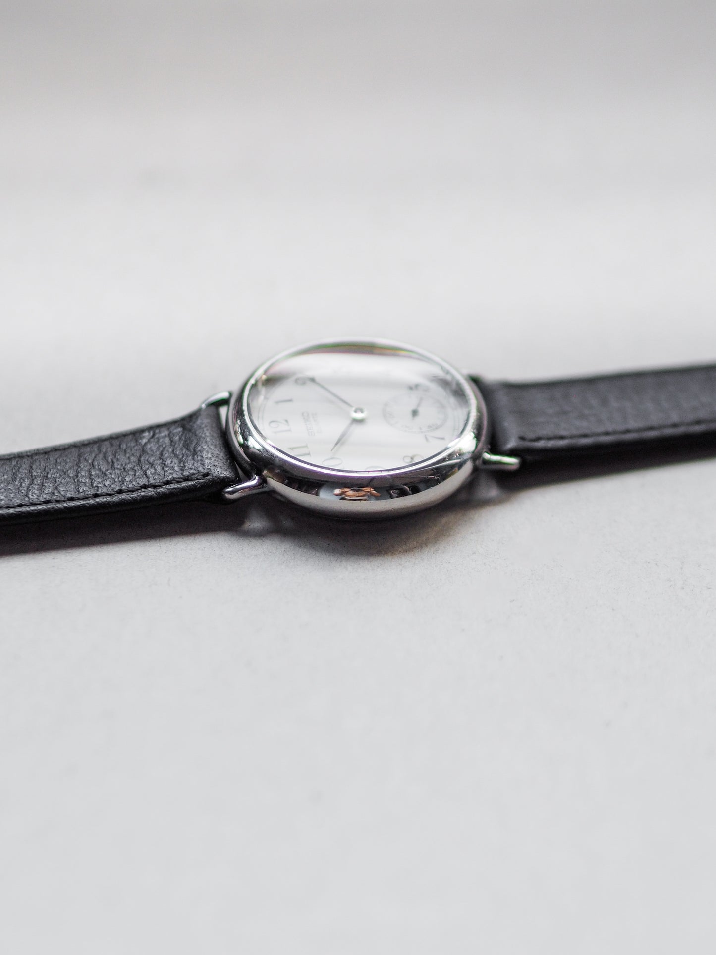Seiko Quartz 2G28-6000 Sub-second White Dial