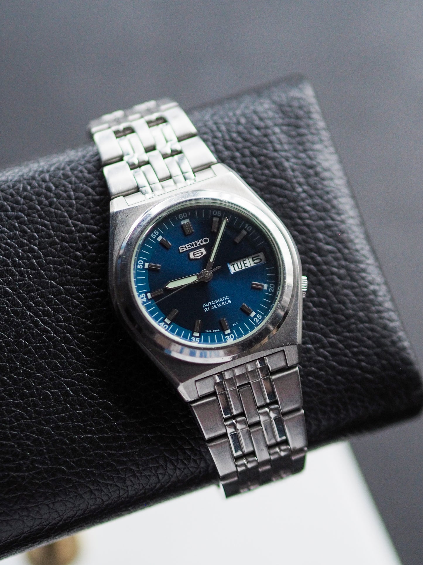 Seiko 5 7S26-02E0 SNK647 Blue Sunburst Dial