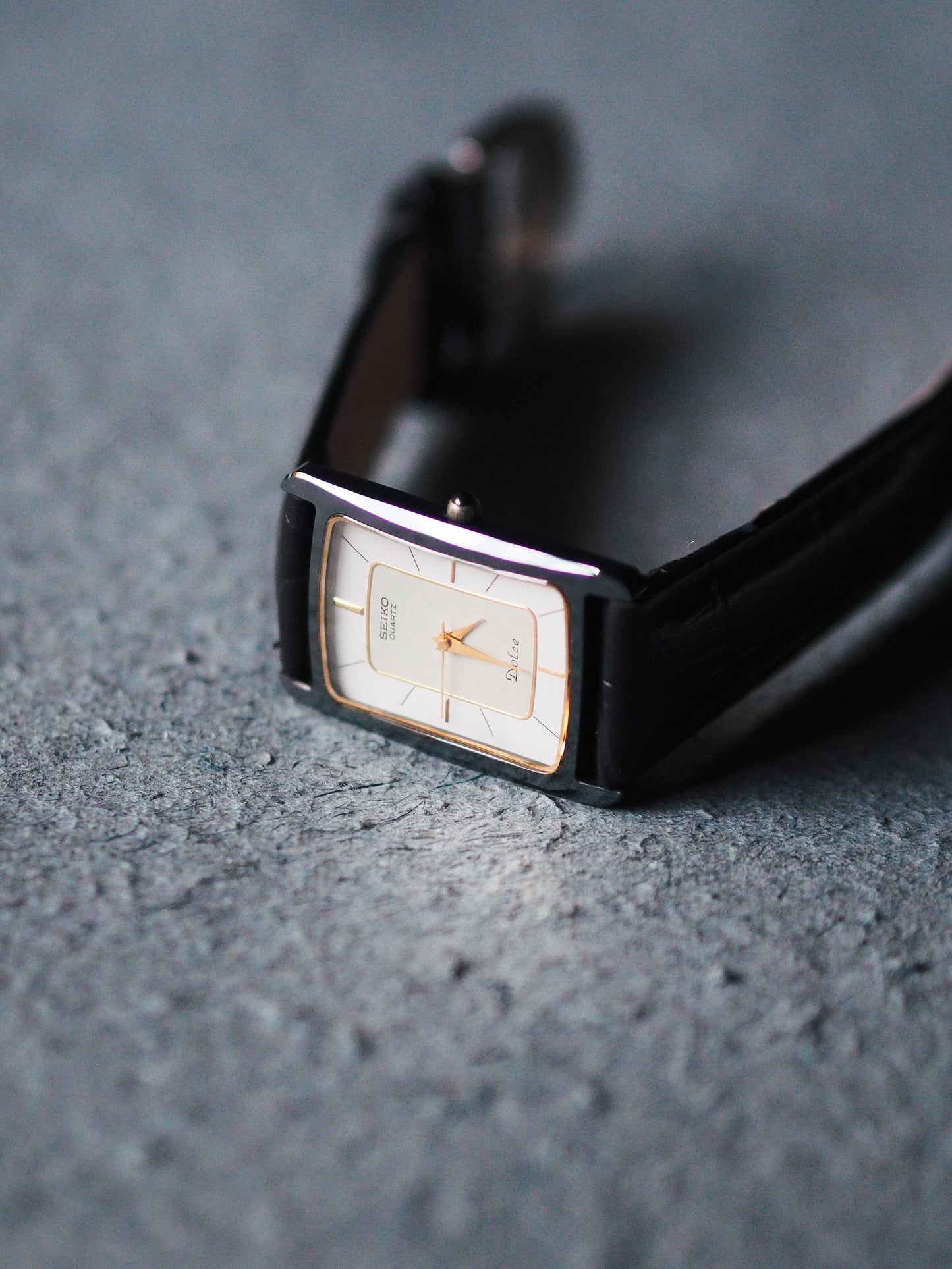 Seiko Dolce 7321-549A Black Ceramic White Ivory Two Tone Dial