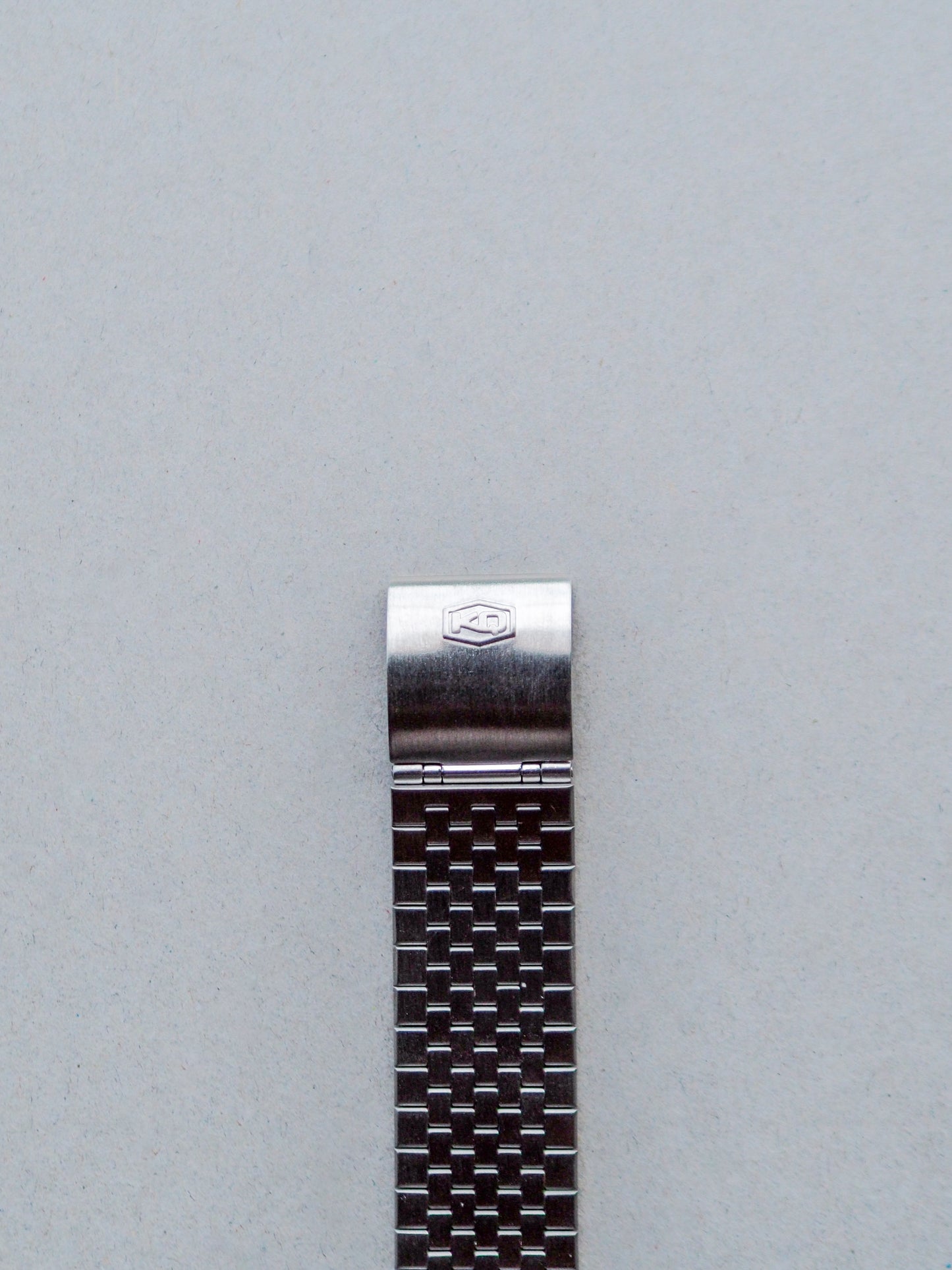 Seiko King Quartz 0853-8005 White Pinstripe Textured Dial