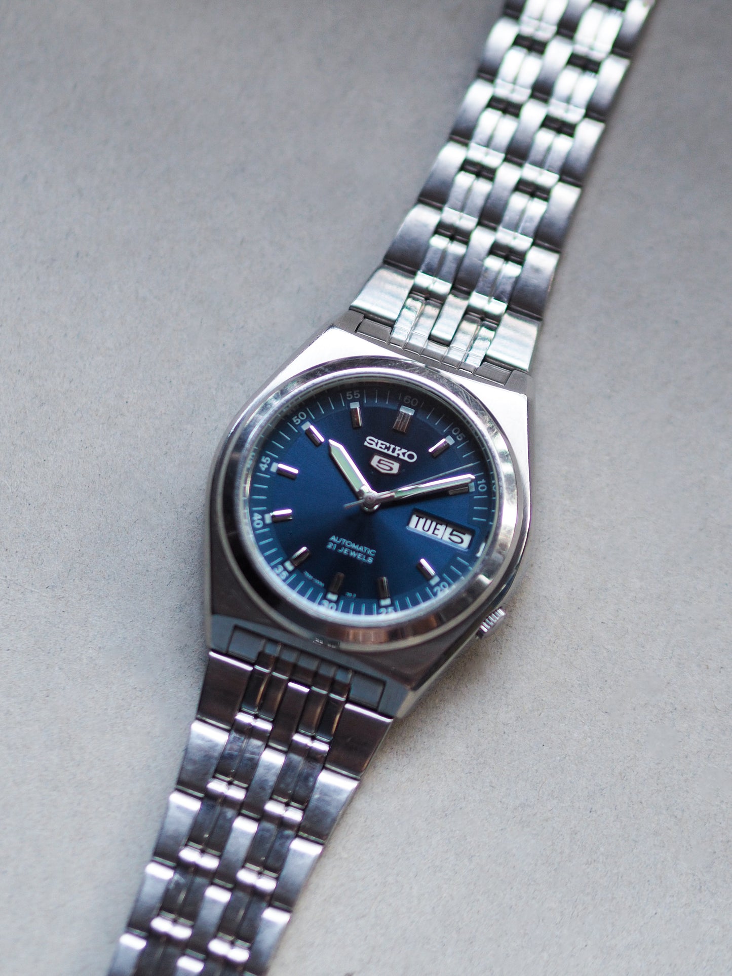 Seiko 5 7S26-02E0 SNK647 Blue Sunburst Dial