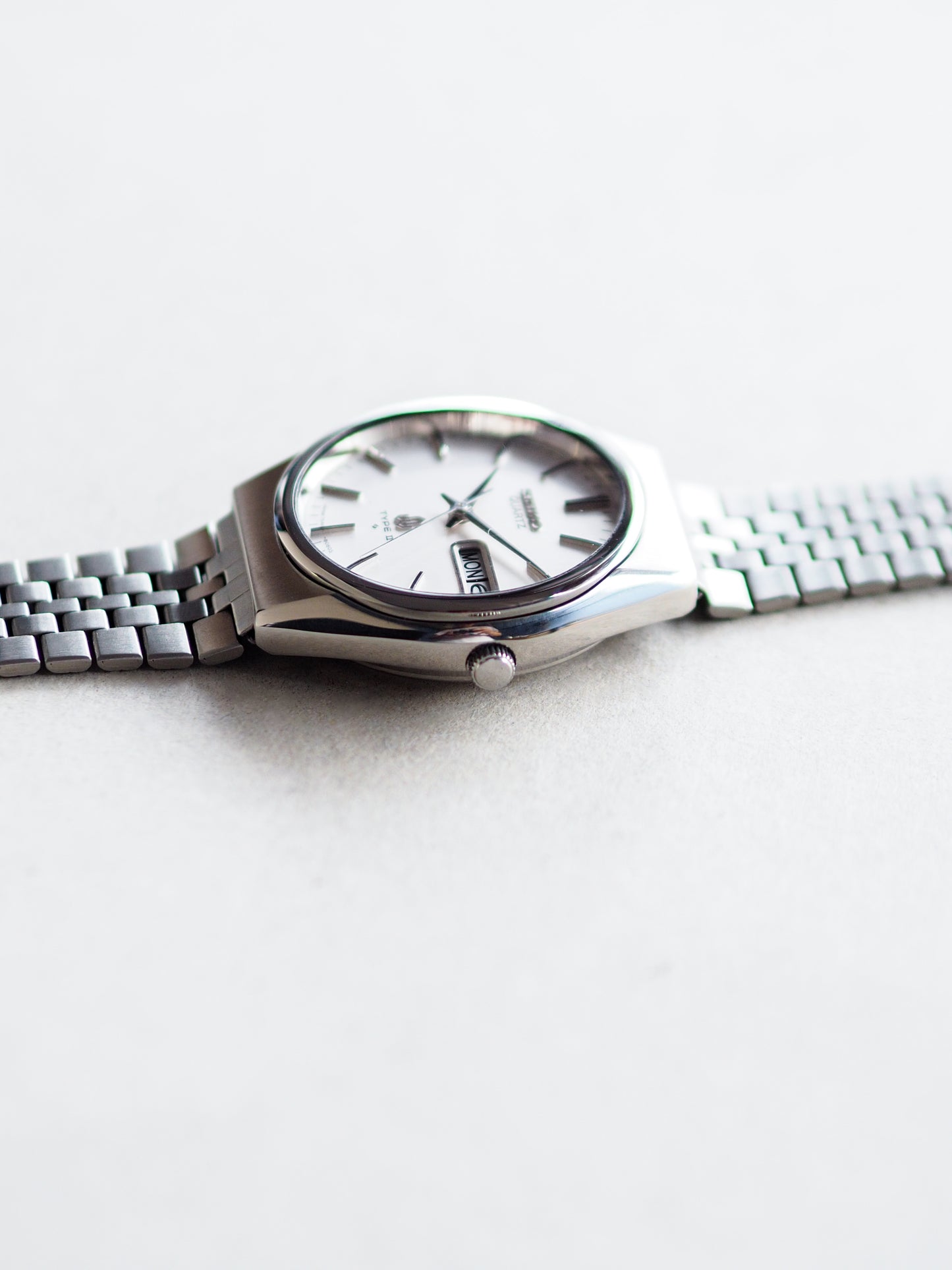 Seiko Quartz 7546-8070 Type II Silver Linen Textured Dial