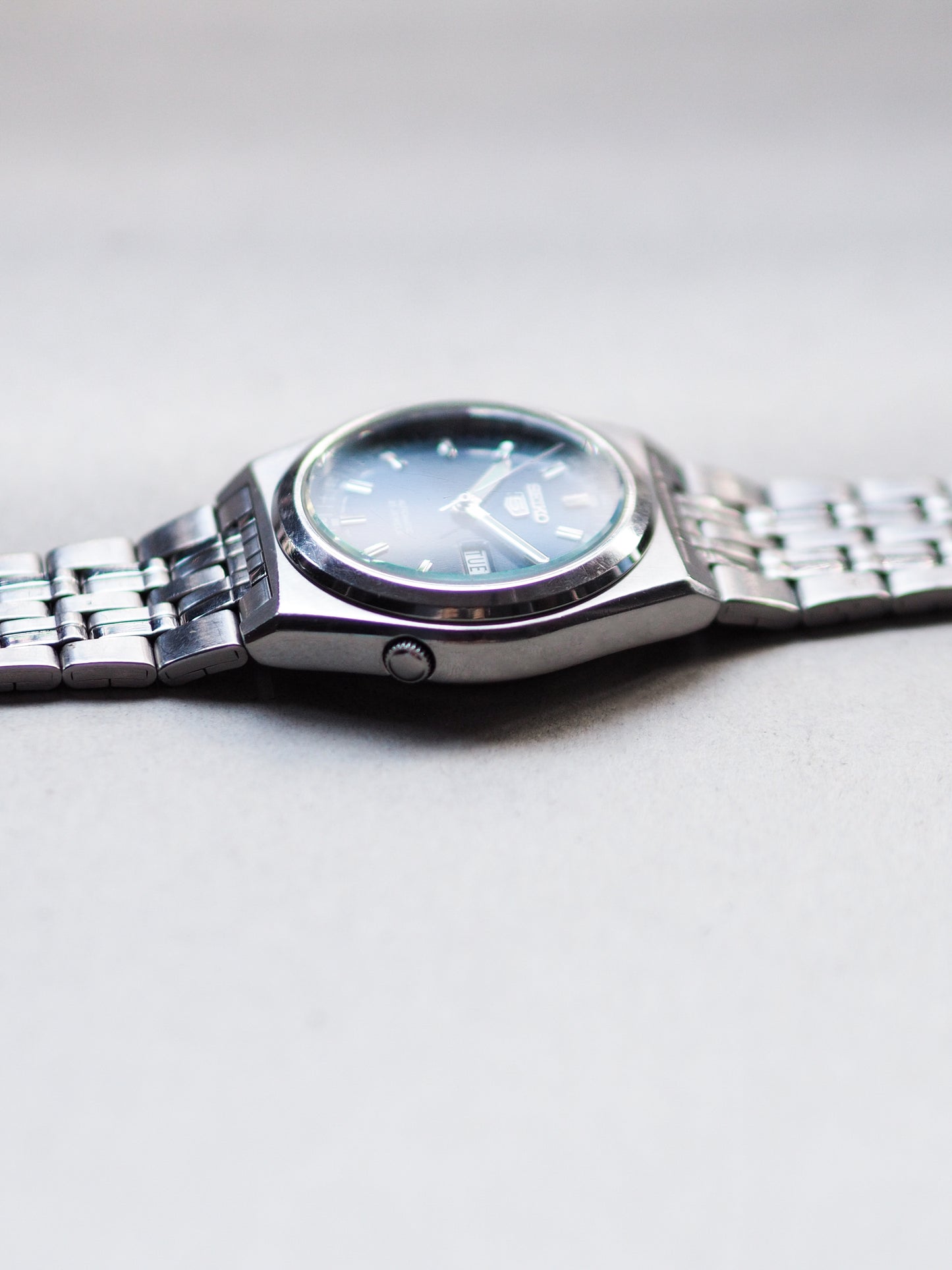 Seiko 5 7S26-02E0 SNK647 Blue Sunburst Dial