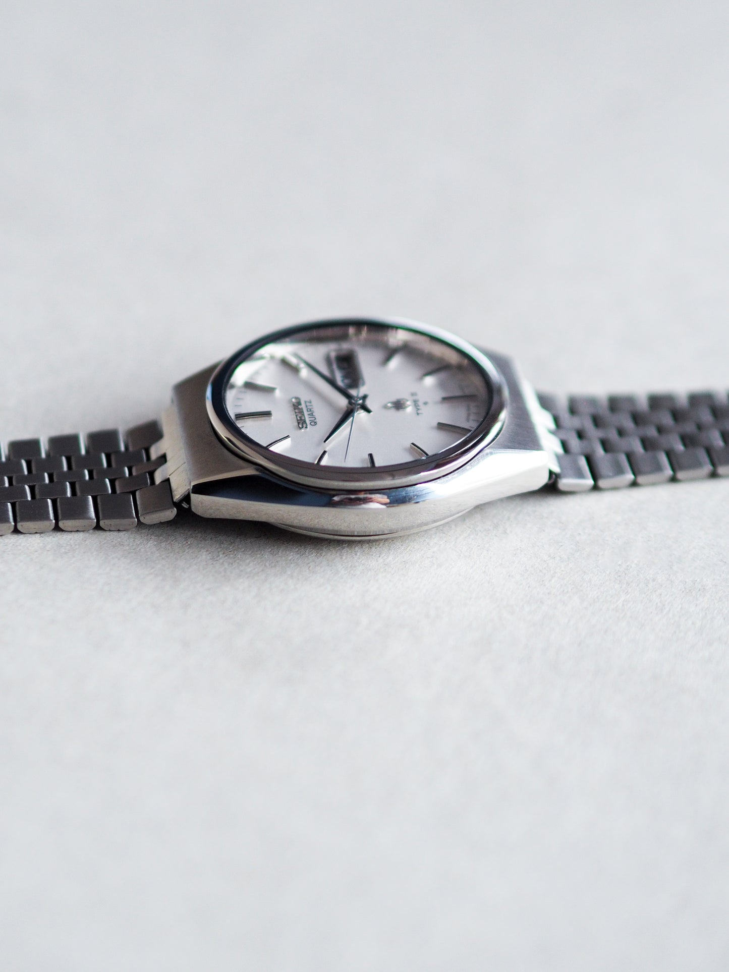 Seiko Quartz 7546-8070 Type II Silver Linen Textured Dial