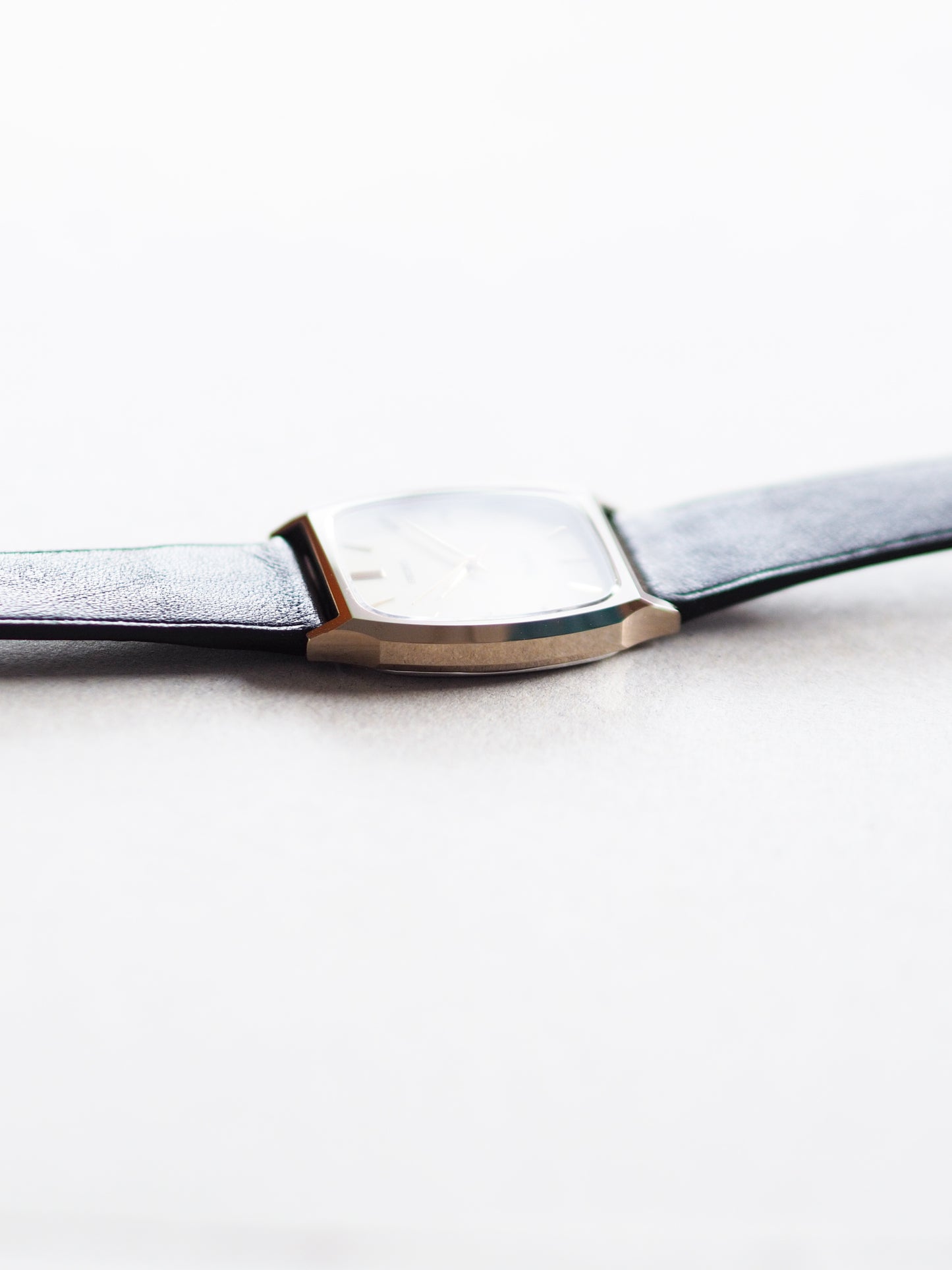 Seiko Dolce 7741-5100 TV Shape Tungsten Carbide Ivory Dial