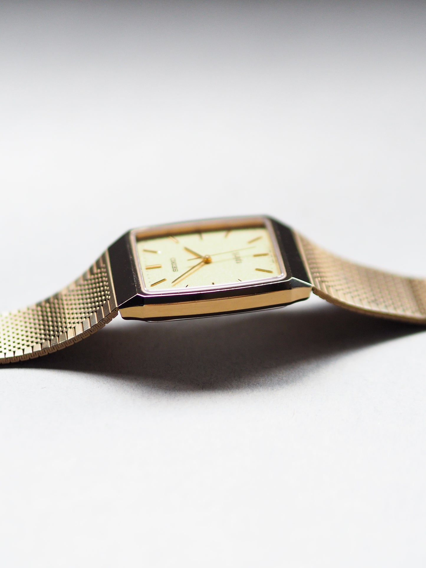 Seiko Spirit 5E31-5A60 Quartz JDM Tank Champagne Dial