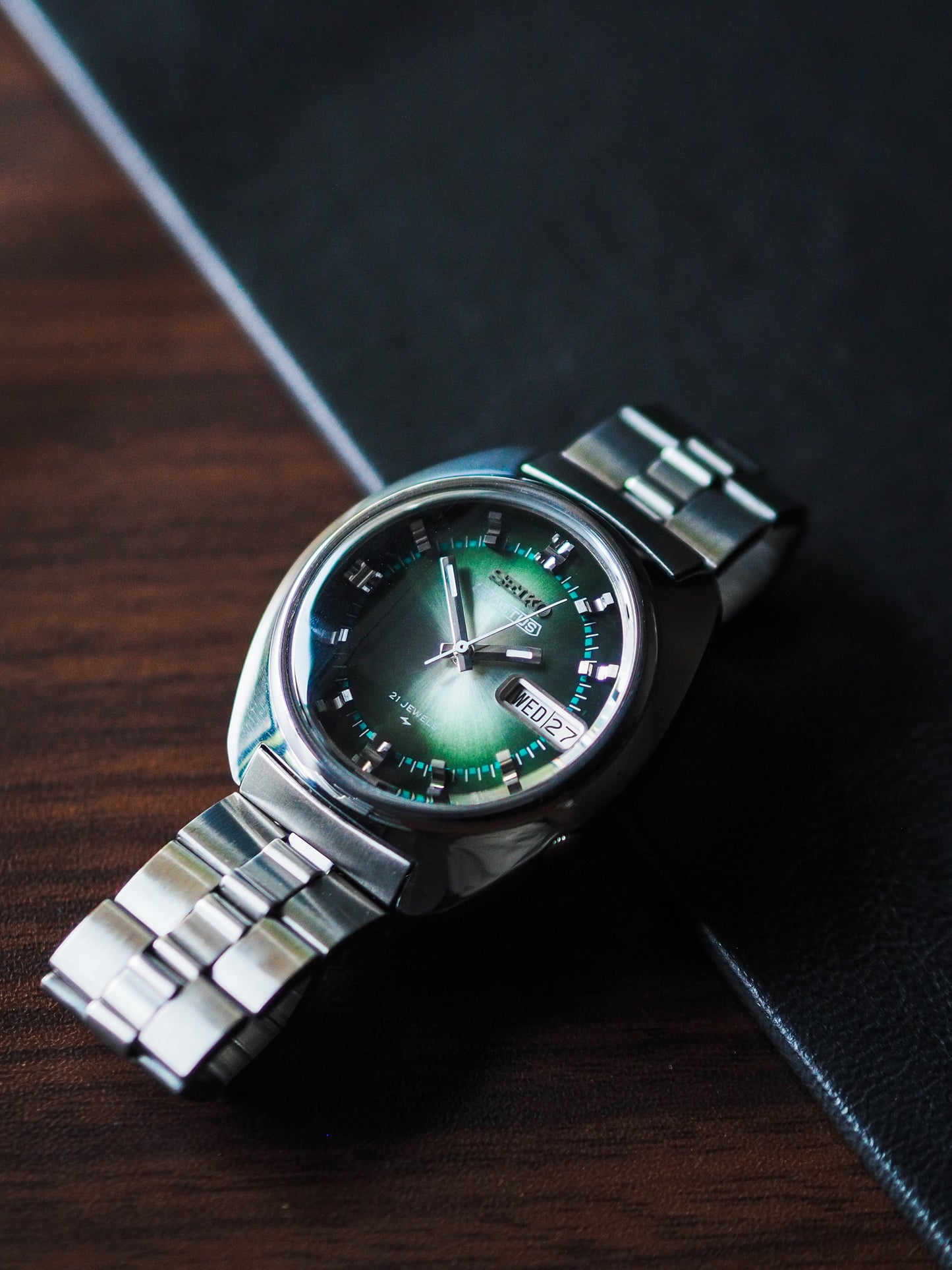 Seiko 5 Actus 7019-7350 Faceted Crystal Green Sunburst Dial