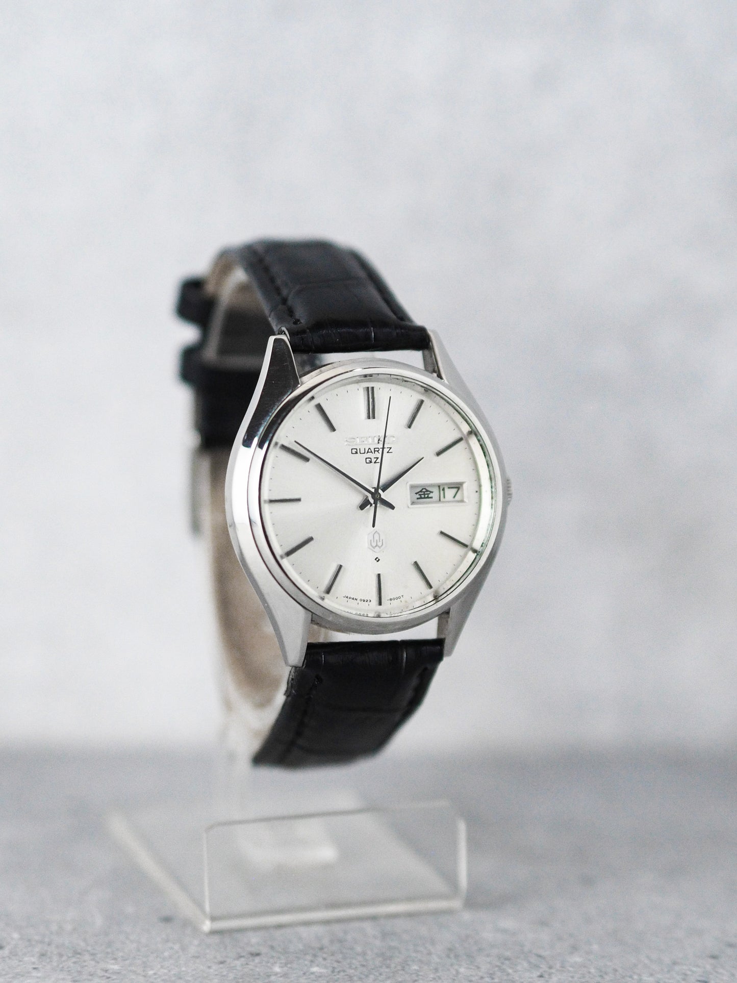 Seiko QZ 0923-8000 Quartz Silver Sunburst Dial