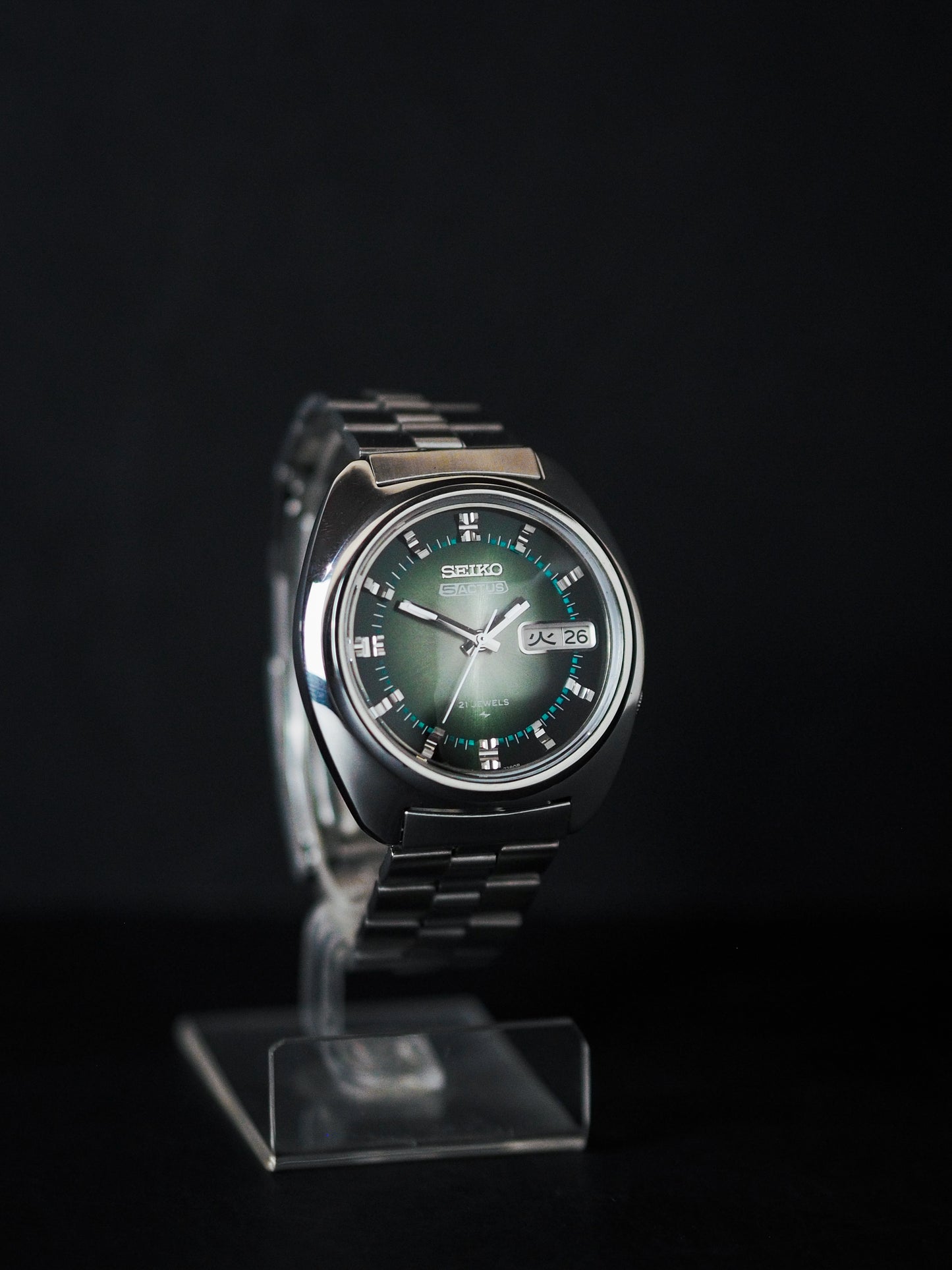 Seiko 5 Actus 7019-7350 Faceted Crystal Green Sunburst Dial