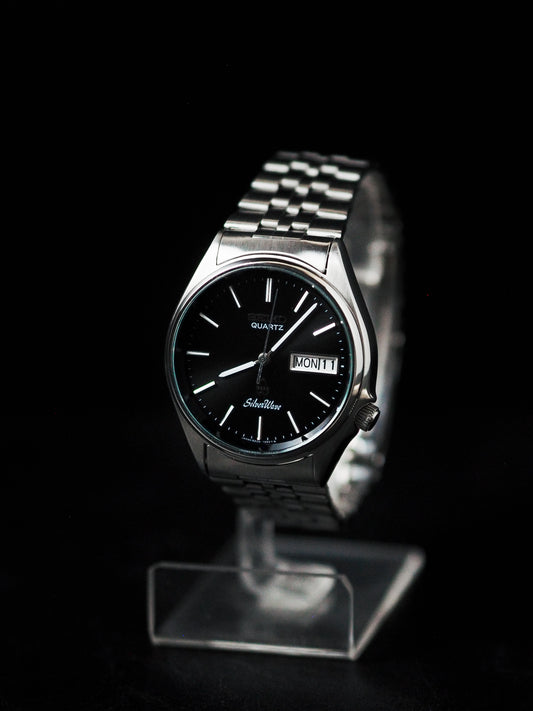 Seiko Quartz 8229-703B Silverwave Black Sunburst Dial