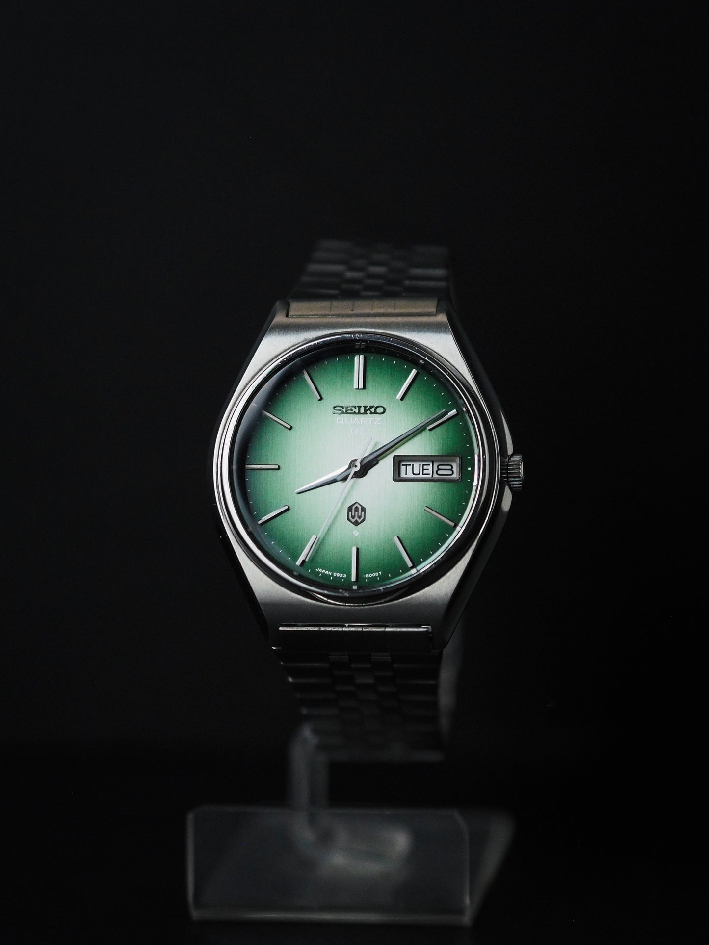 Seiko QZ 0923-8060 Quartz Green radiant Linen Textured Dial