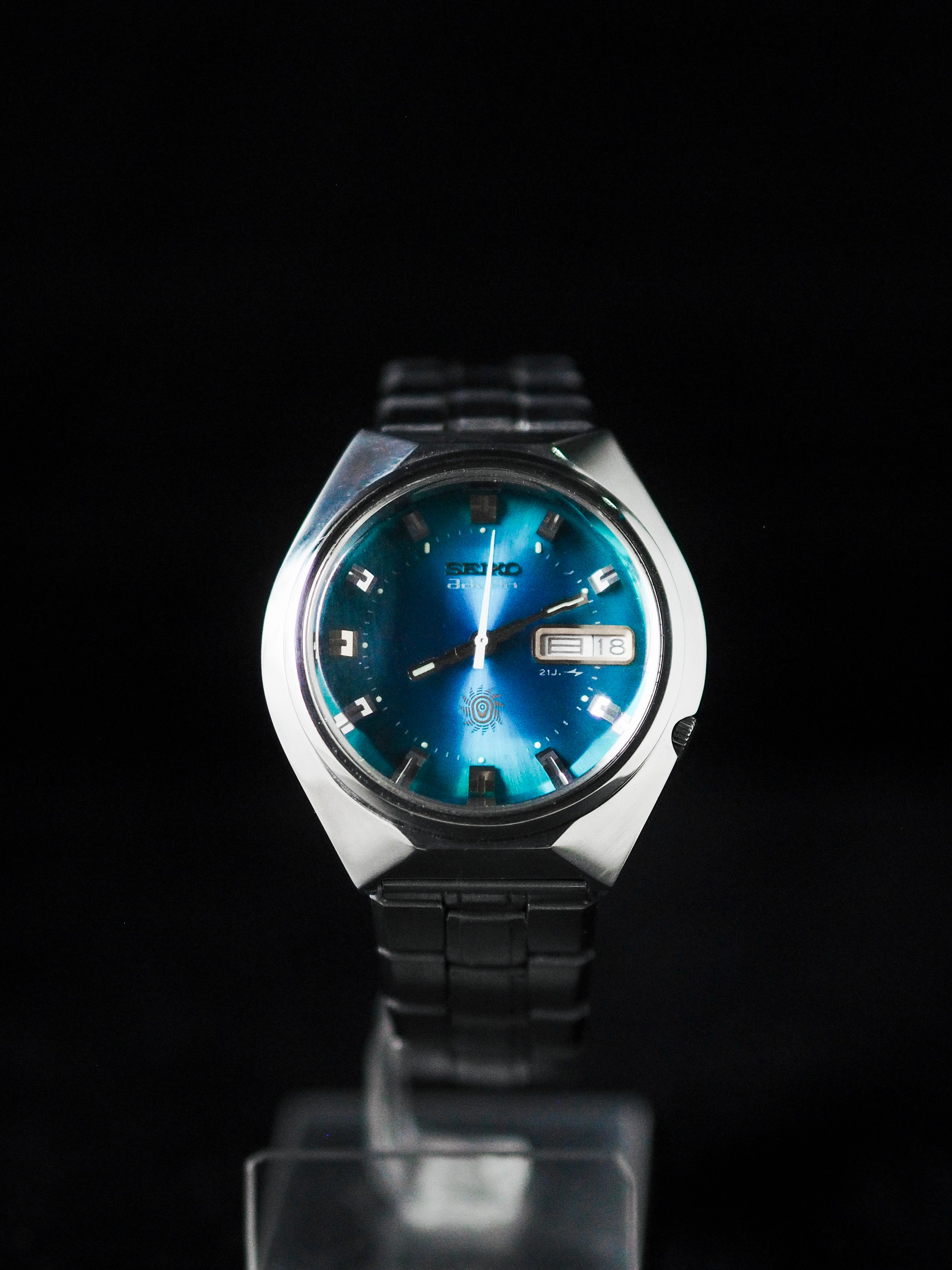 Seiko Advan 7019 7290 Faceted Crystal Blue Tosca Dial