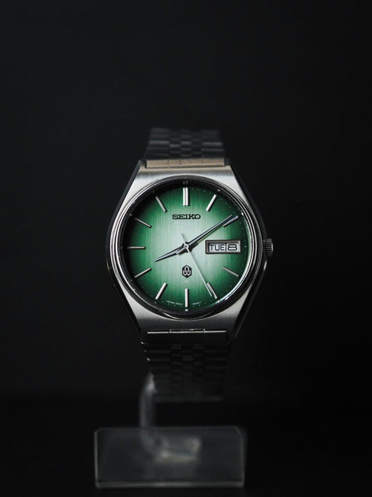 Seiko QZ 0923-8060 Quartz Green radiant Linen Textured Dial