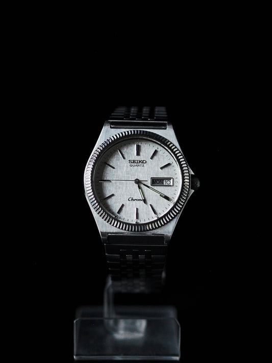 Seiko Chronos JDM 7433-7010 Fluted Bezel White Linen Textured Dial