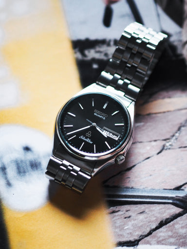 Seiko Quartz 8229-703B Silverwave Black Sunburst Dial