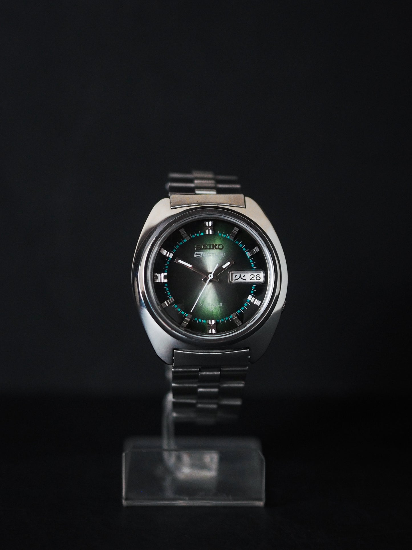 Seiko 5 Actus 7019-7350 Faceted Crystal Green Sunburst Dial