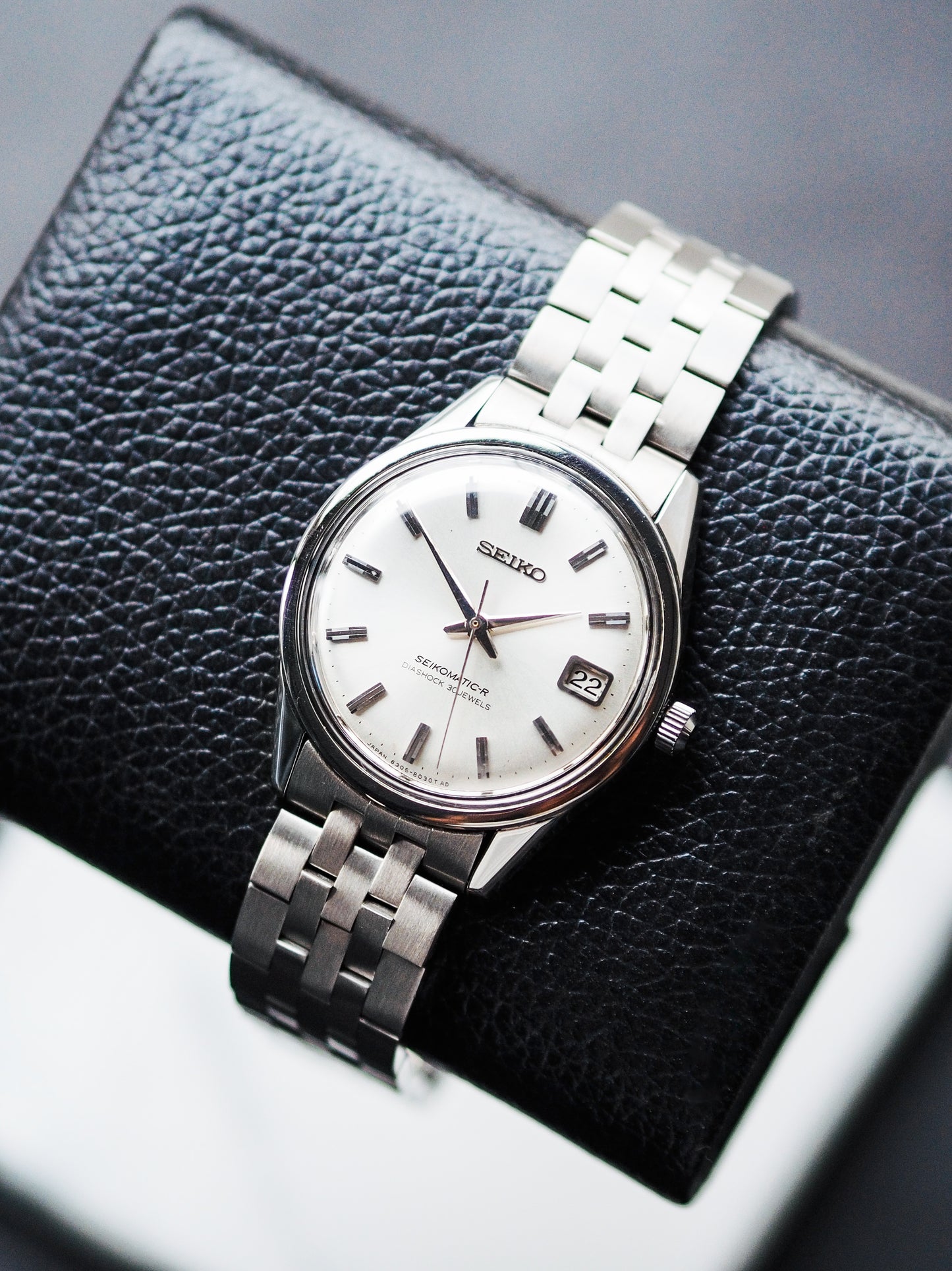 Seiko Seikomatic-R 8305-8030 Silver Sunburst Dial