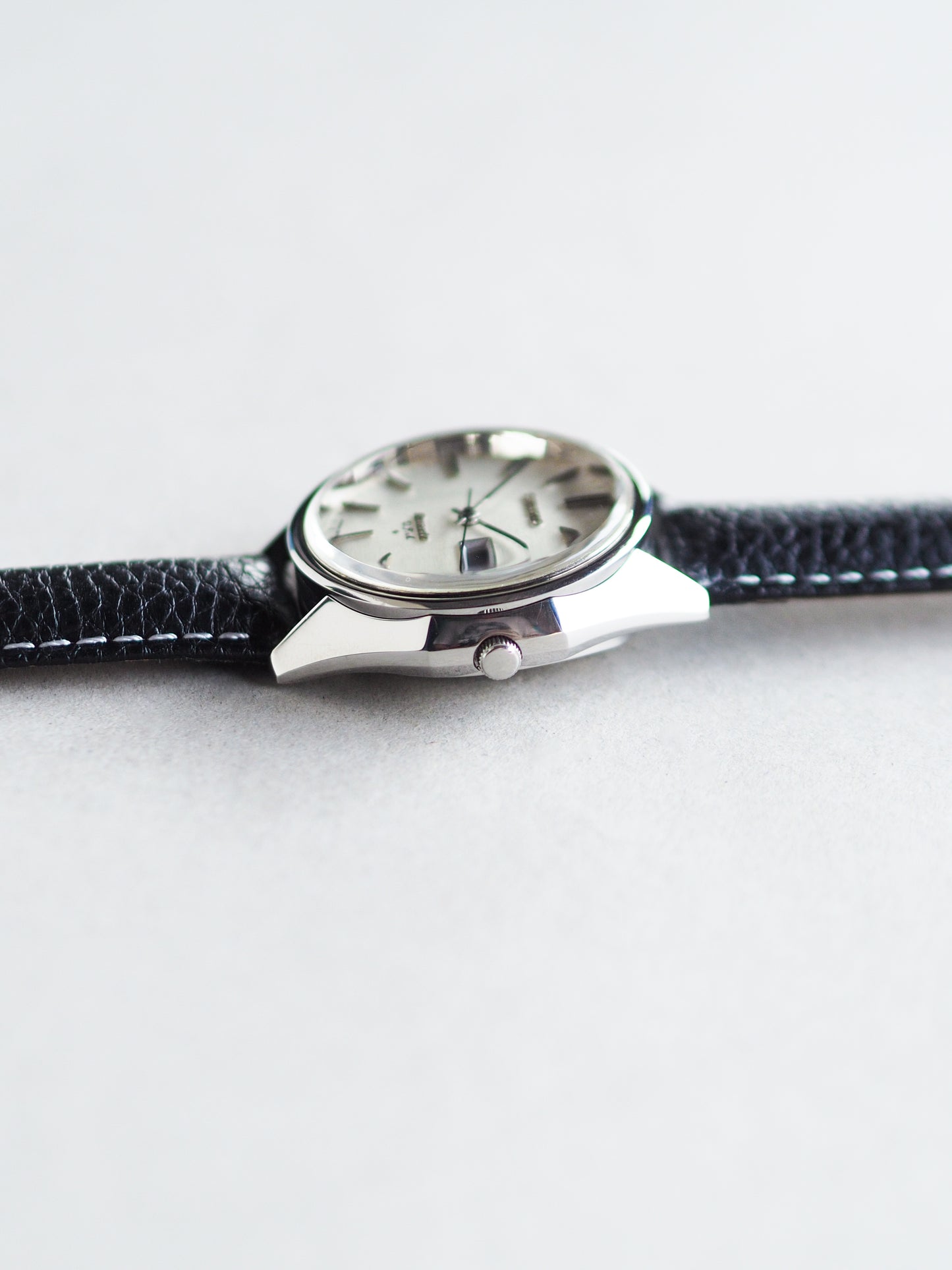 Seiko Quartz V.F.A 3823-7040 White Textured Dial