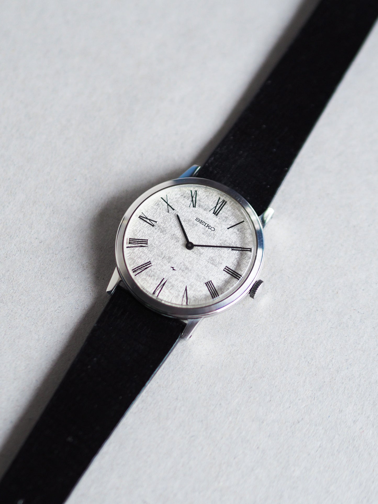 Seiko Chariot 2220-0180 Hi-Beat White Hammered Dial