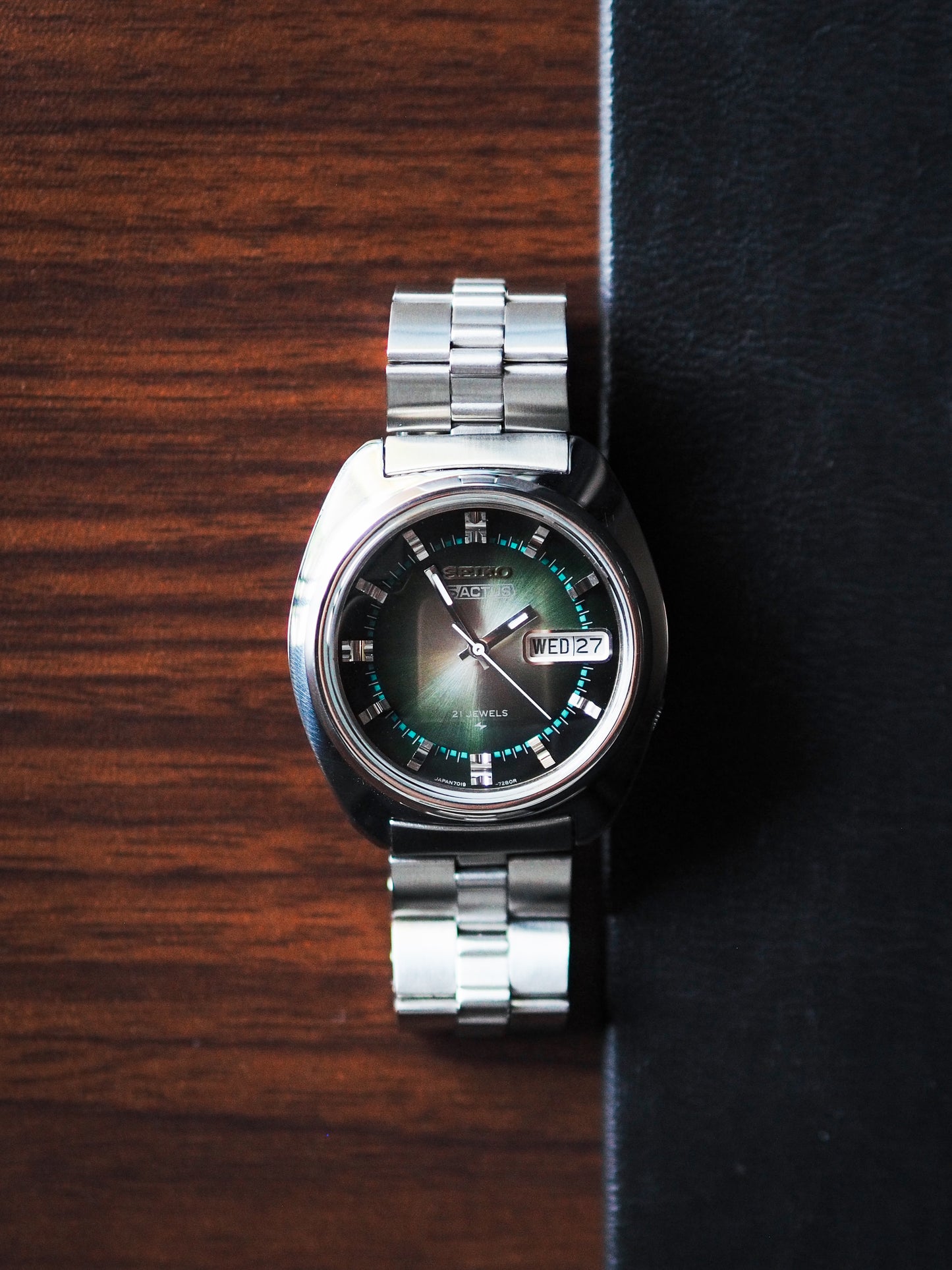 Seiko 5 Actus 7019-7350 Faceted Crystal Green Sunburst Dial