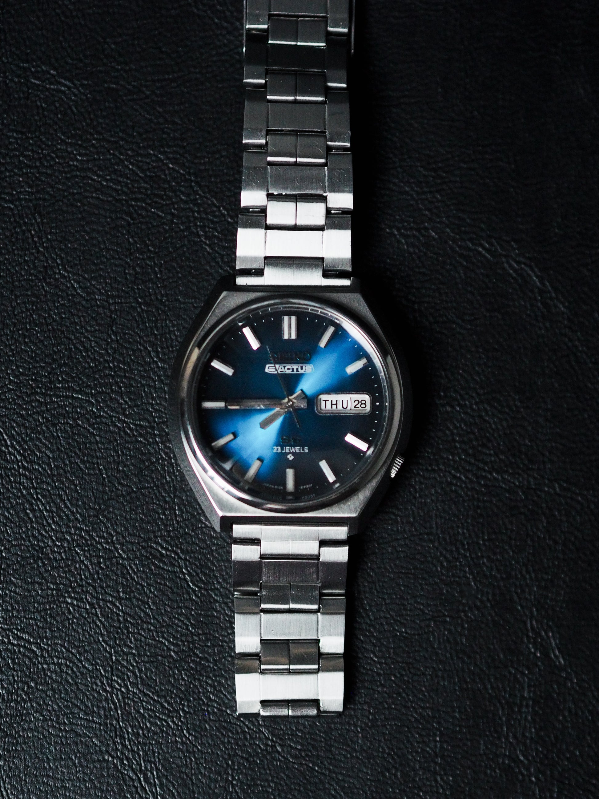  Seiko 5 Actus SS 6106-8690 JDM Rare Faceted Crystal Dark Blue Sunburst Dial