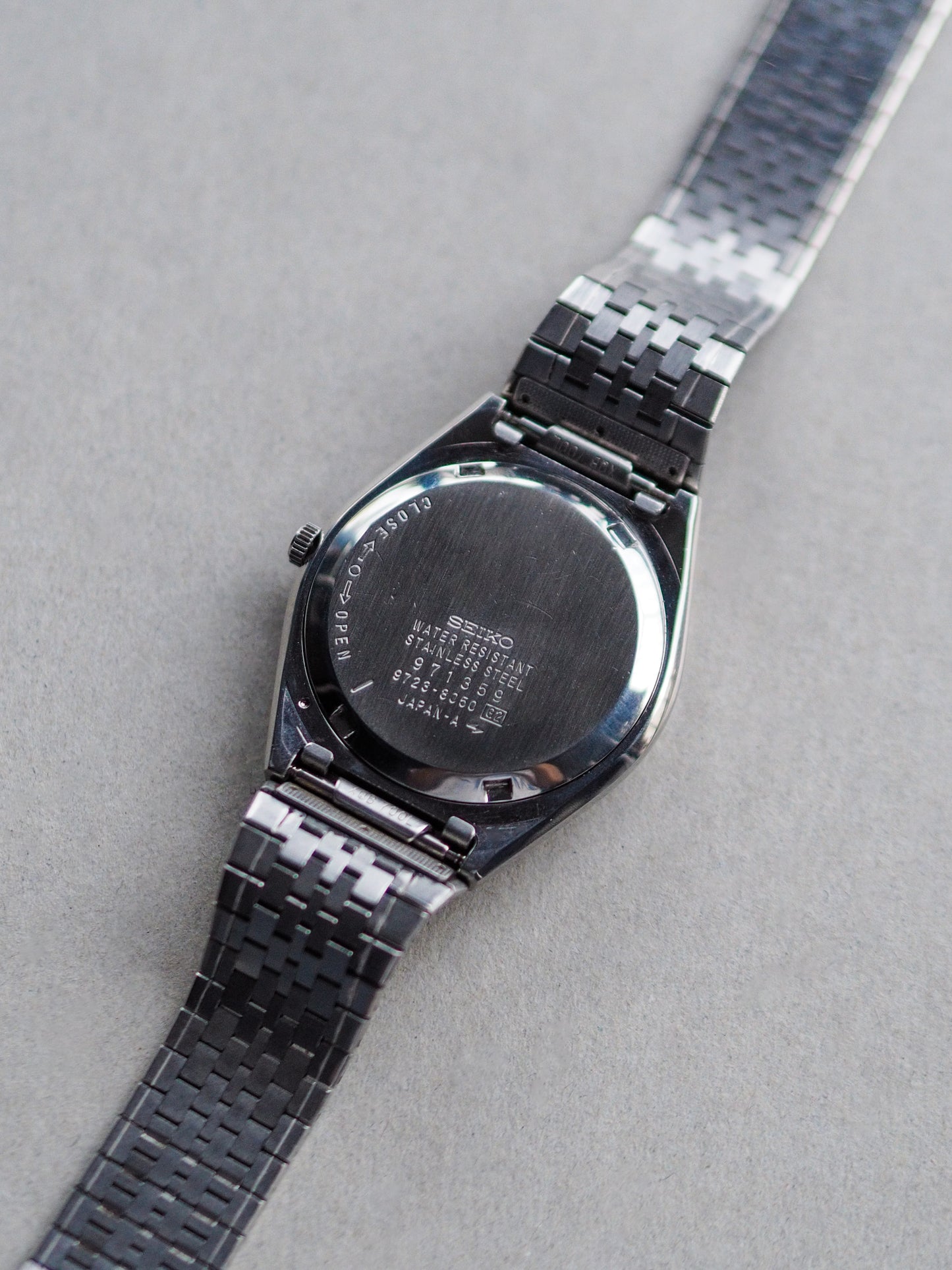 Seiko King Quartz Twin Quartz 9723-8050 Silver Snowflake Textured Dial