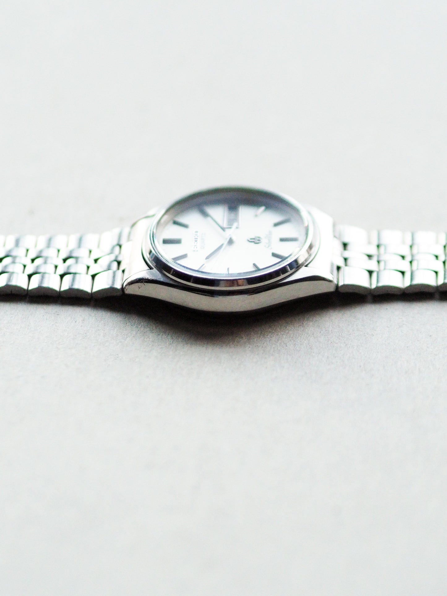 Seiko Quartz 8229-7030 Silverwave White Linen Dial