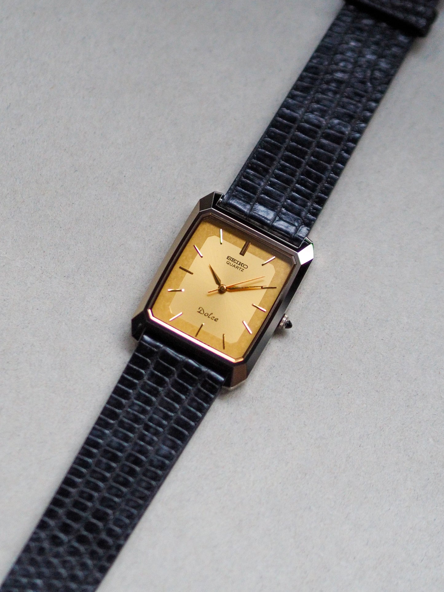 Seiko Dolce 7731-5150 Quartz Tank Tungsten Gold Frame Textured Dial